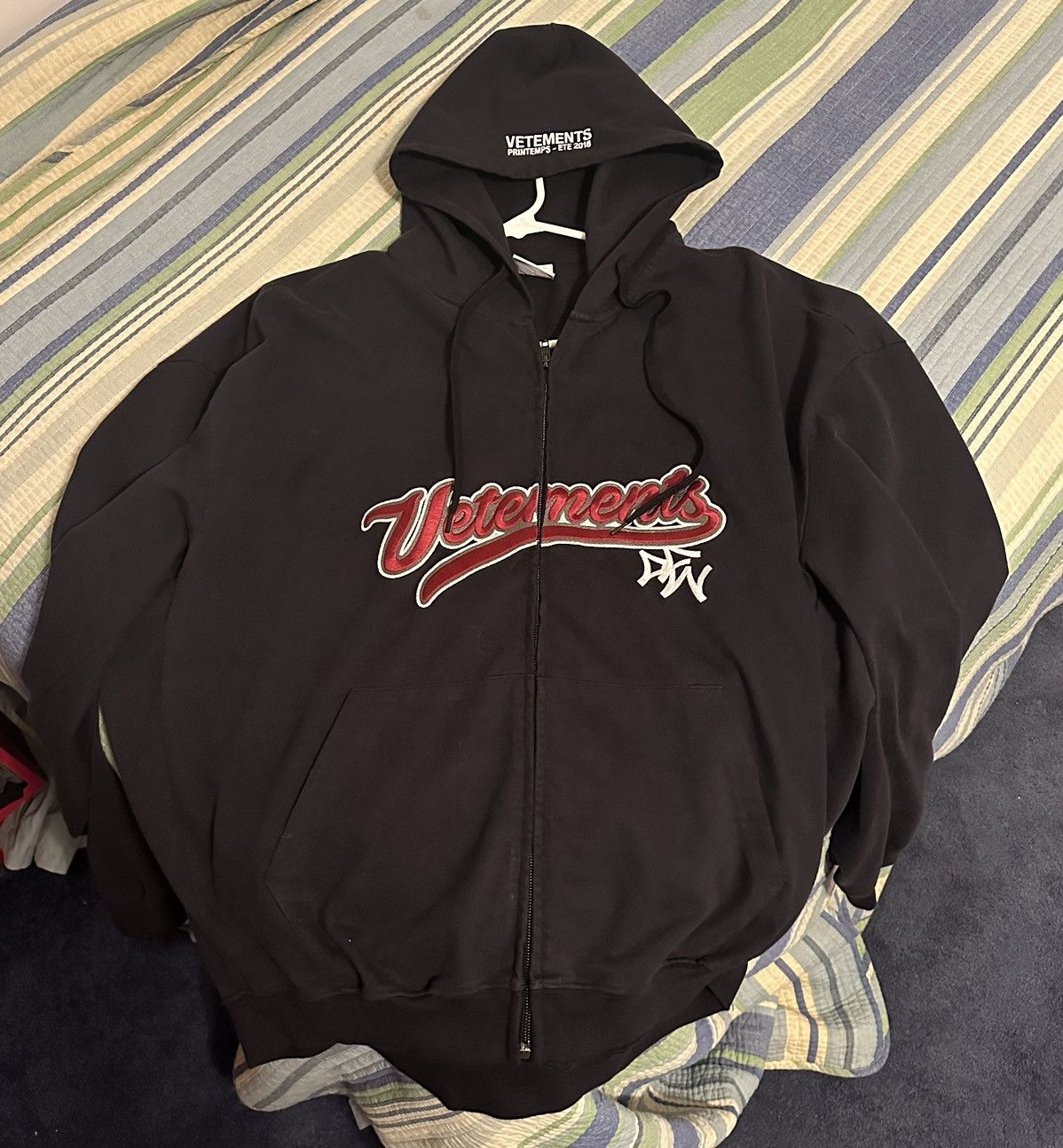 Vetements zip up hotsell