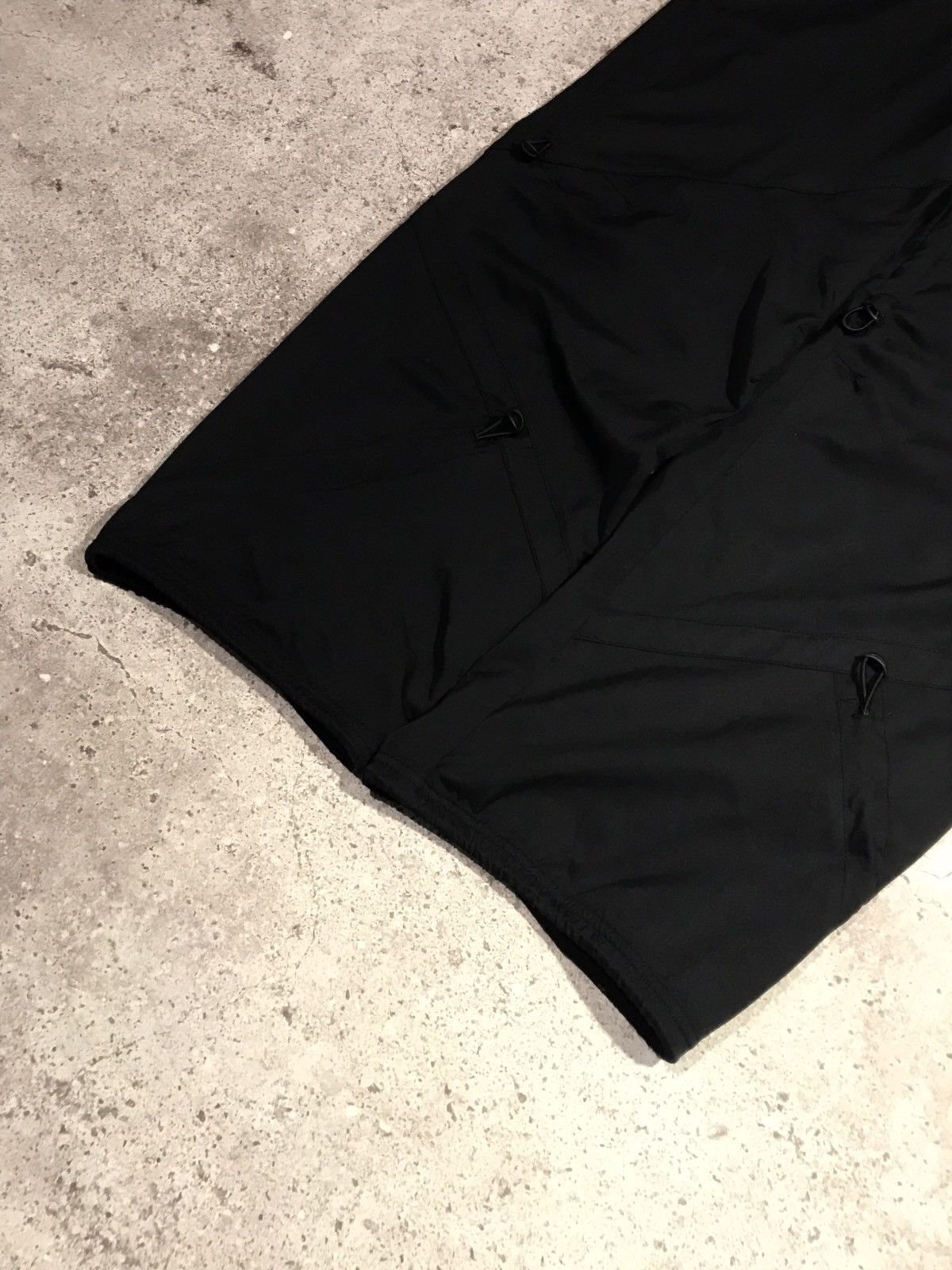 Nike × Vintage Vintage Y2K Nike Track Pants Embroiled Swoosh Black Size 34" / US 12 / IT 48 - 7 Thumbnail