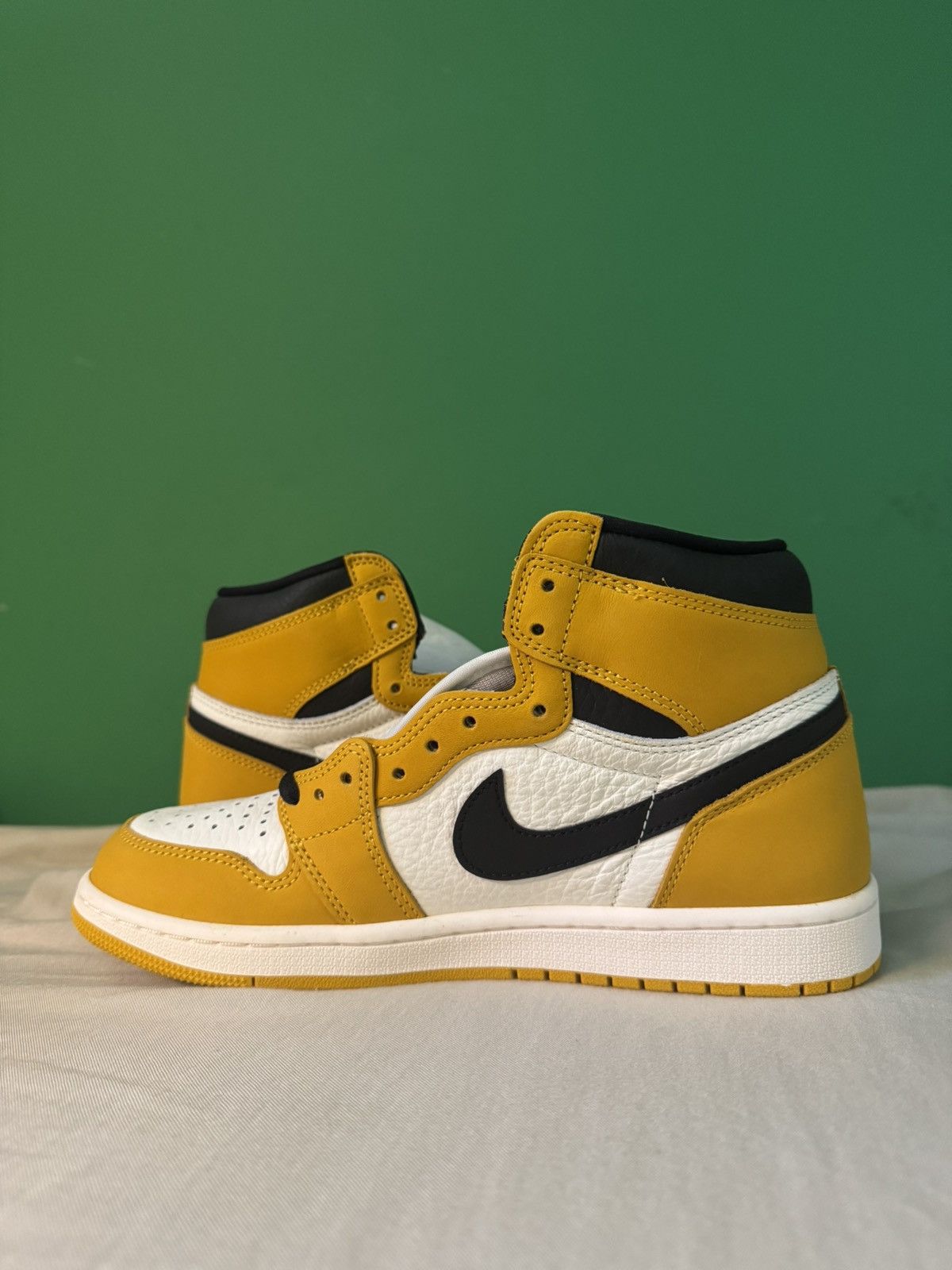 Jordan Brand Jordan 1 high yellow ochre 2024 Size US 8 / EU 41 - 2 Thumbnail