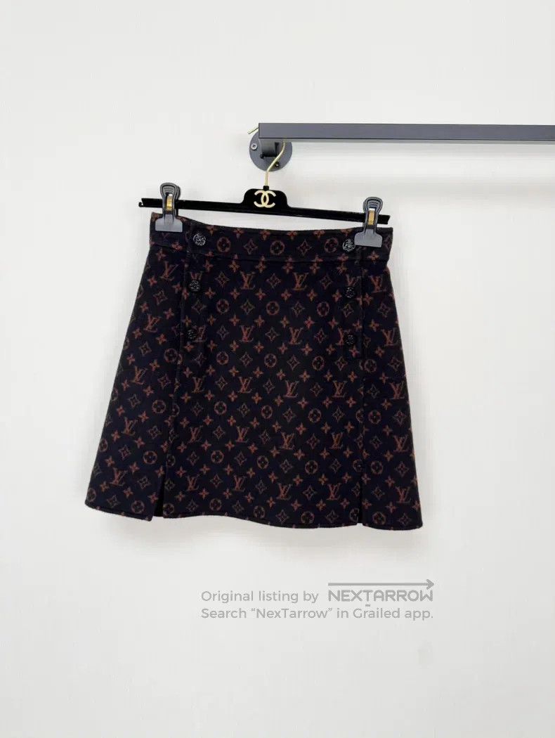 Louis Vuitton Louis Vuitton Wool Skirt Size 33" - 1 Thumbnail