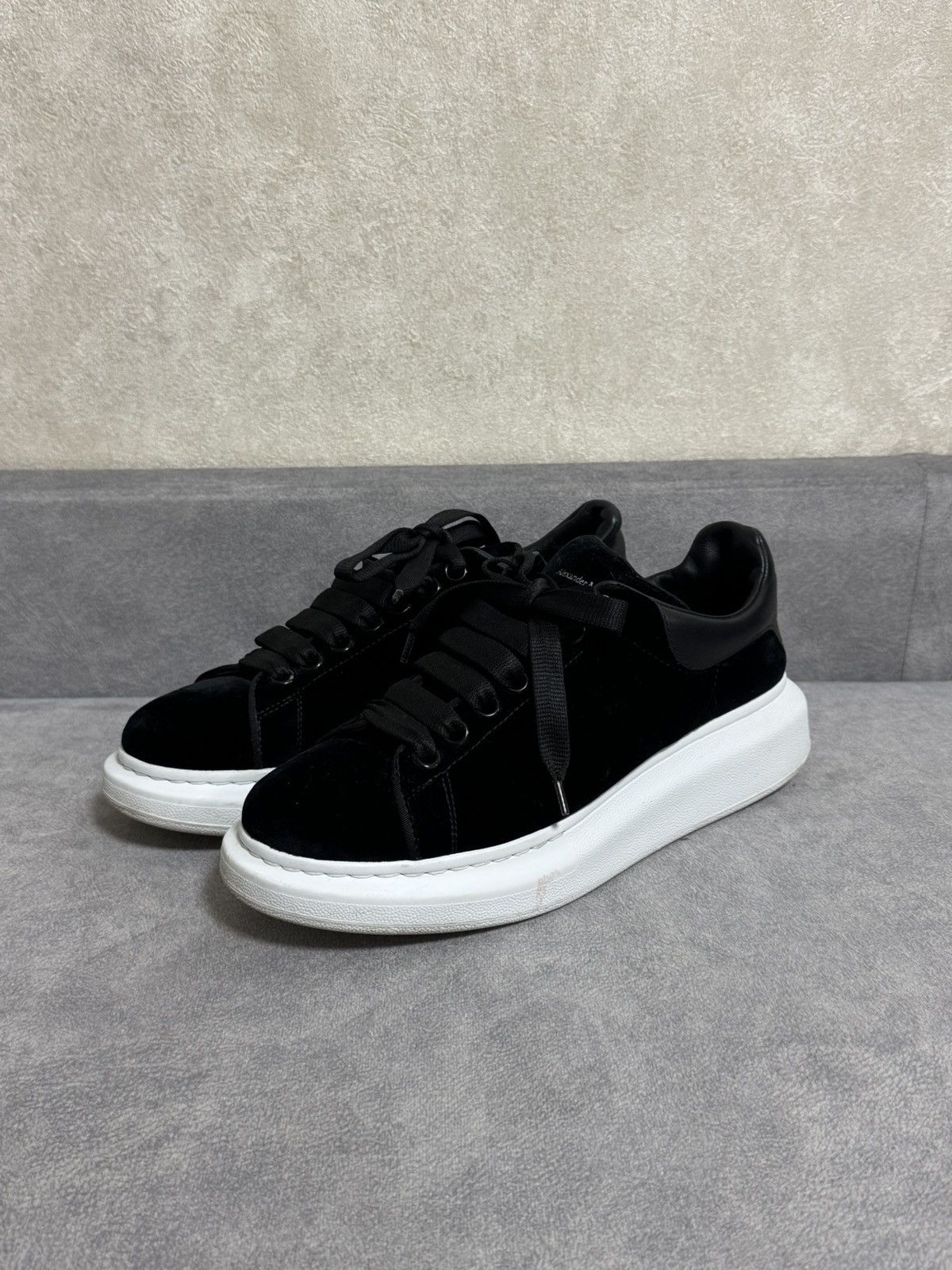Alexander McQueen Rare Alexander McQueen Black Velvet Sneakers Shoes 40 Size US 9 / IT 39 - 4 Thumbnail
