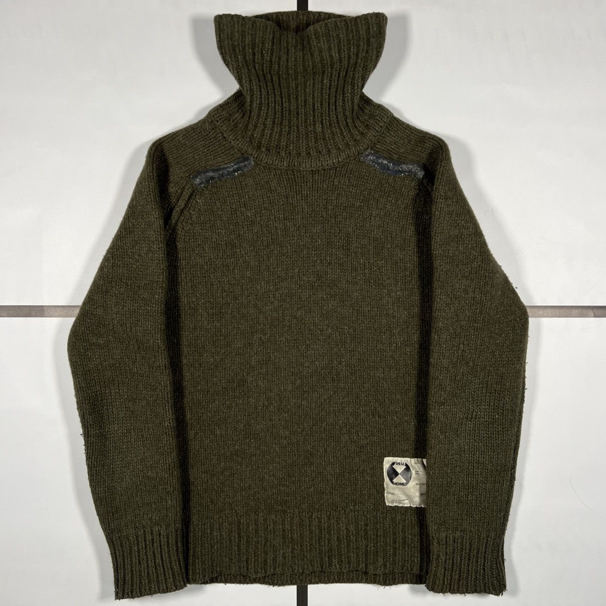 Final Home |[ 2000’s Final Home Wool Turtleneck With Glue/Silicone ]| Size US S / EU 44-46 / 1 - 2 Thumbnail
