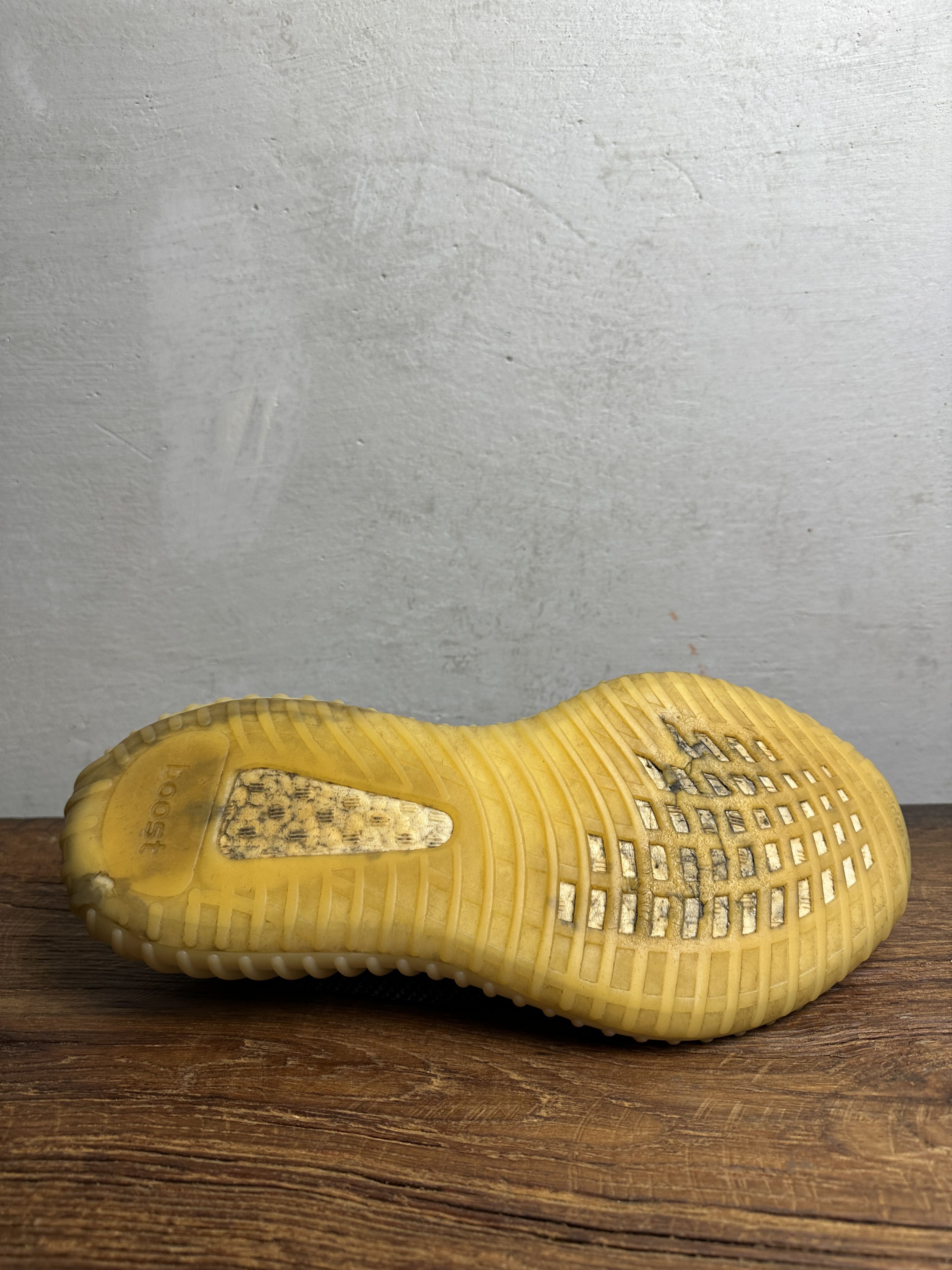 Adidas Adidas Yeezy Boost 350 V2 Carbon Size US 11 / EU 44 - 8 Thumbnail