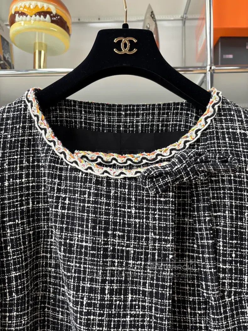 Chanel Chanel 25C dark gray mixed-colour woven colour rolled-edge Size XS / US 0-2 / IT 36-38 - 2 Thumbnail