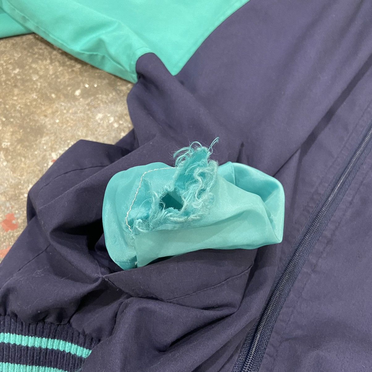Vintage Vintage Navy Blue And Teal Zip-up Jacket Size US L / EU 52-54 / 3 - 9 Thumbnail