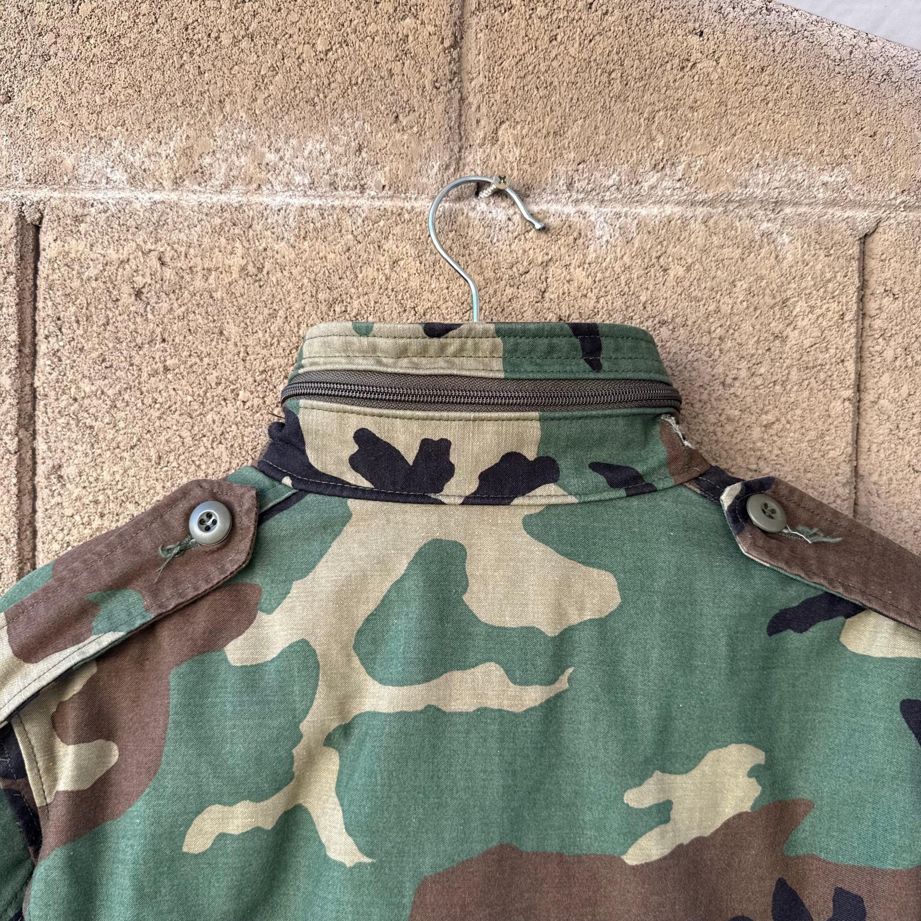 Vintage 91' US Military Woodland Camo Field Jacket Size US M / EU 48-50 / 2 - 3 Thumbnail