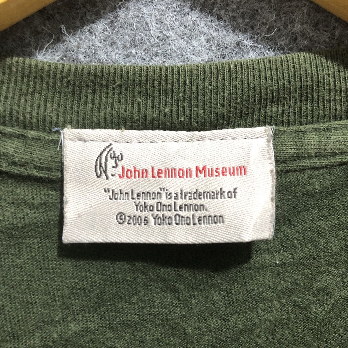 Vintage Vintage John Lennon Museum T-Shirt Size US M / EU 48-50 / 2 - 3 Thumbnail