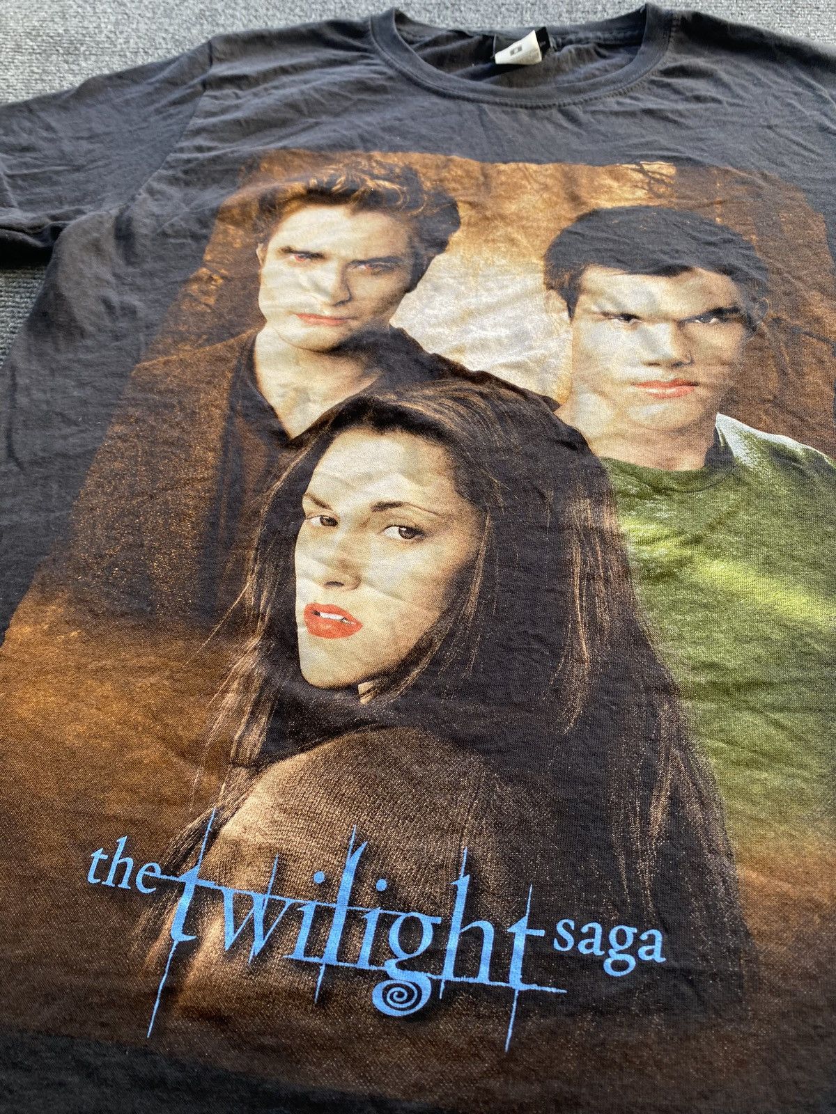 Band Tees 🔥Twilight Saga Movie Black tee top s rare Size S / US 4 / IT 40 - 2 Thumbnail