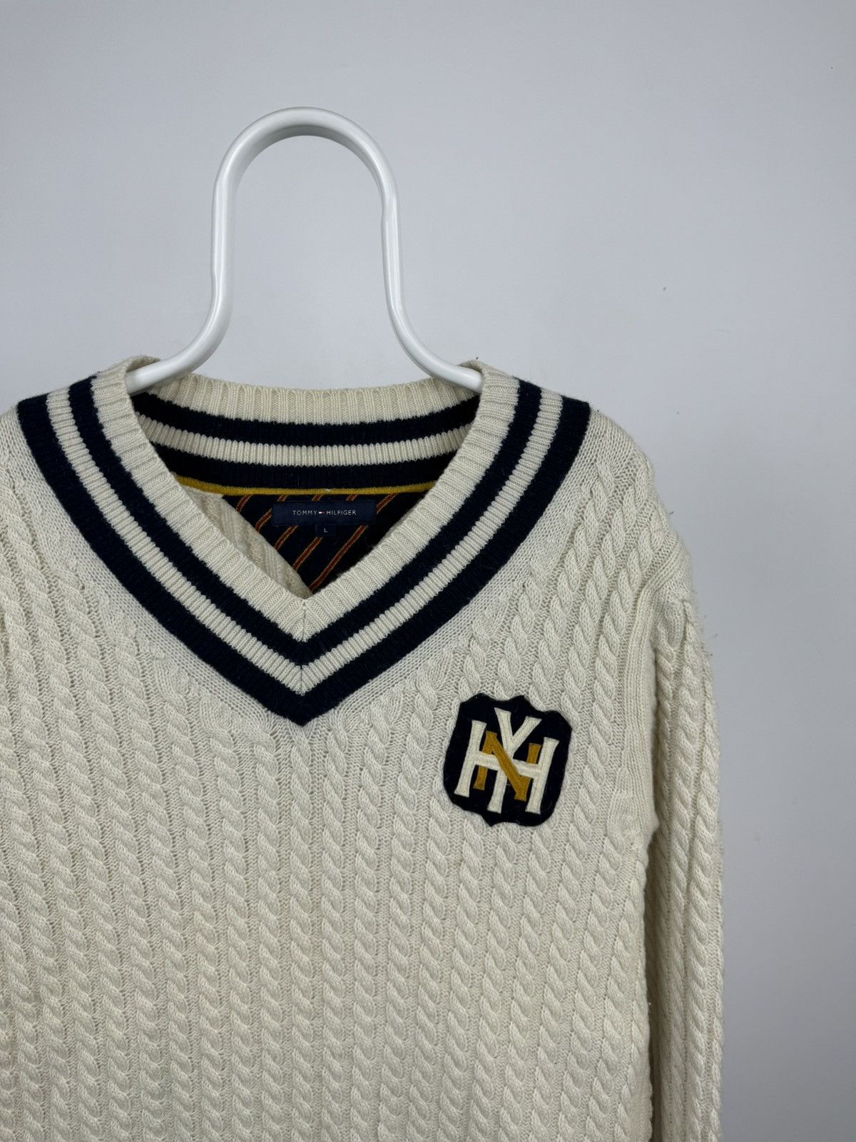 Tommy Hilfiger × Vintage Vintage Tommy Hilfiger College Style Jumper Wool Sweater Size US L / EU 52-54 / 3 - 1 Thumbnail