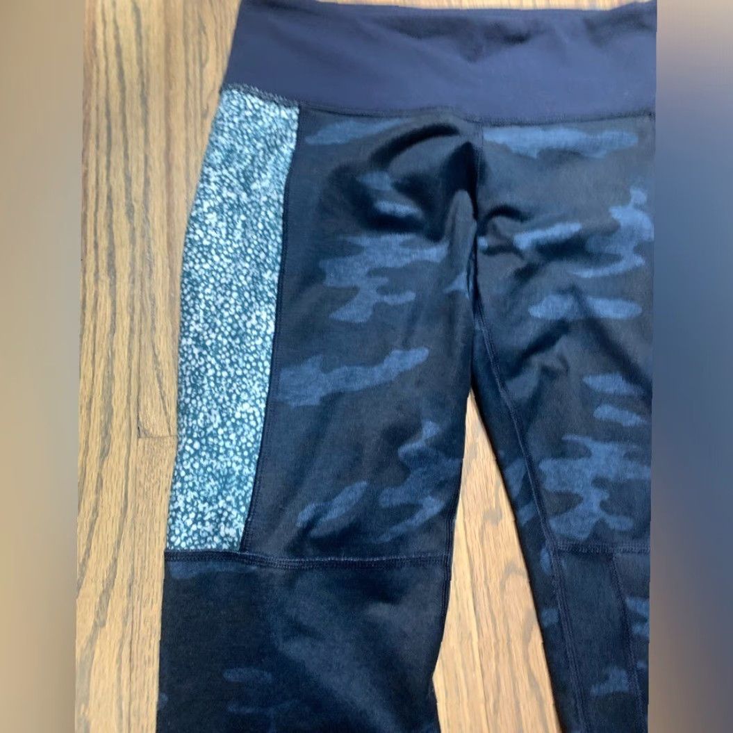 Lululemon Lululemon leggings joggers 8 Women Regular Size 8 Multicolor Ankle - Lululemon symbol on back off Size 30" / US 8 / IT 44 - 3 Thumbnail