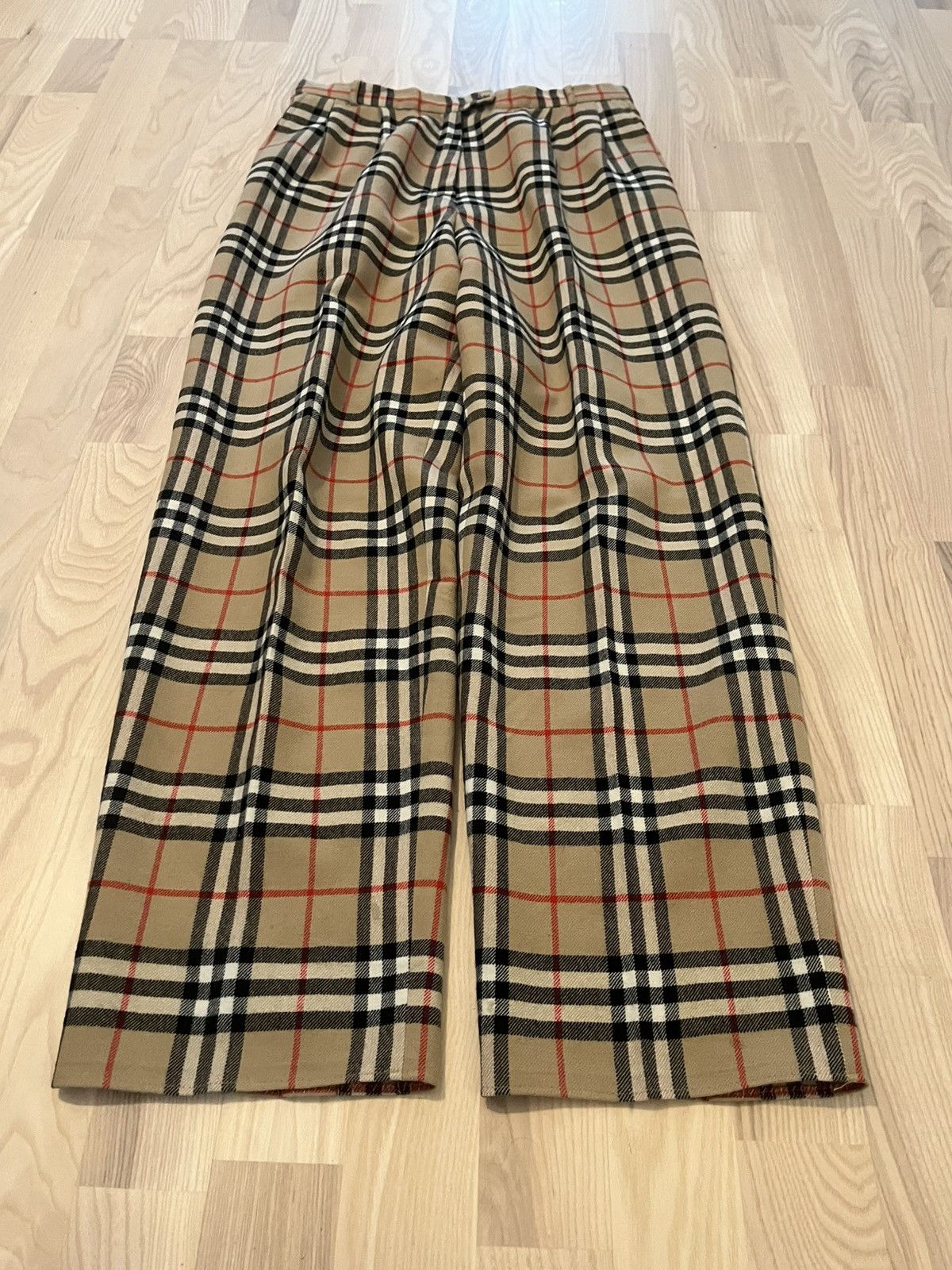 Burberry 70’s Burberry pure wool nova check pleates Size US 31 - 1 Thumbnail