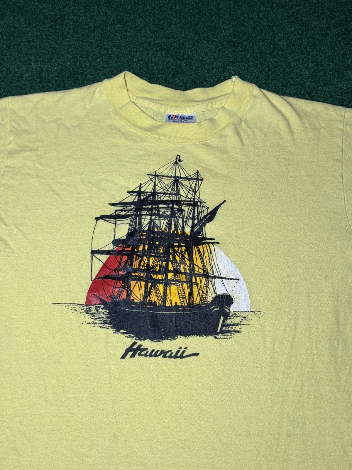 Hanes × Vintage Vintage 80s Hawaii Beach Sailing Tall Ships Retro T Shirt Size US M / EU 48-50 / 2 - 2 Thumbnail