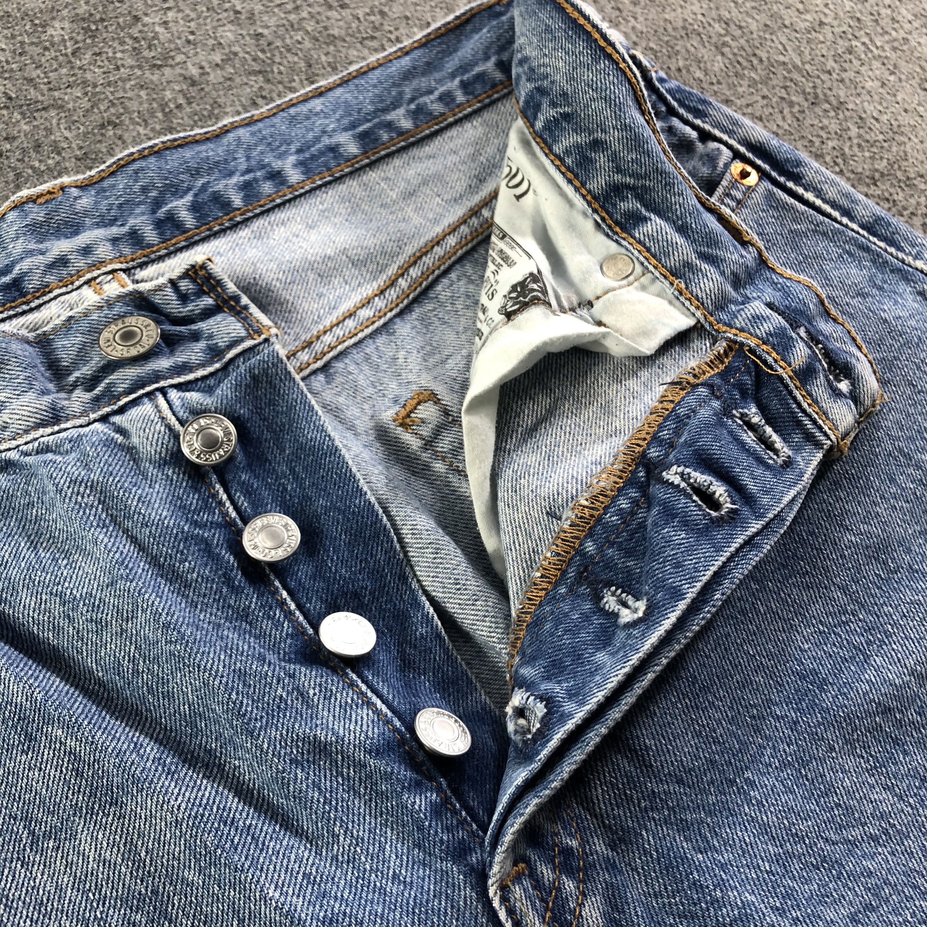 Levi's Vintage Blue Wash Levis 501 Jeans-J3408 Size US 31 - 7 Thumbnail