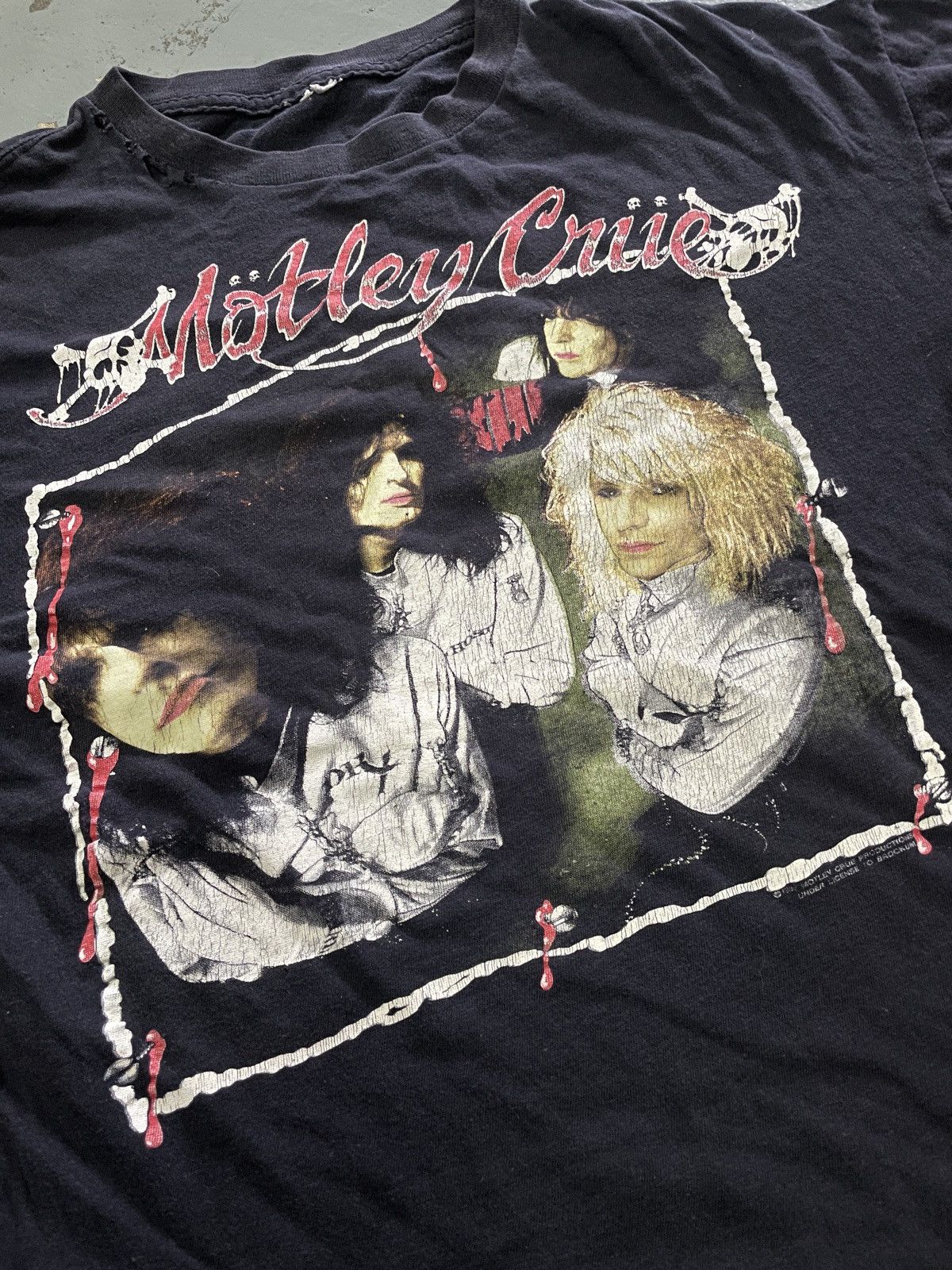 Band Tees × Brockum × Vintage Vintage 90s Motley Crue “DR X FEEL GOOD” Band Boxy Tees Size US L / EU 52-54 / 3 - 2 Thumbnail