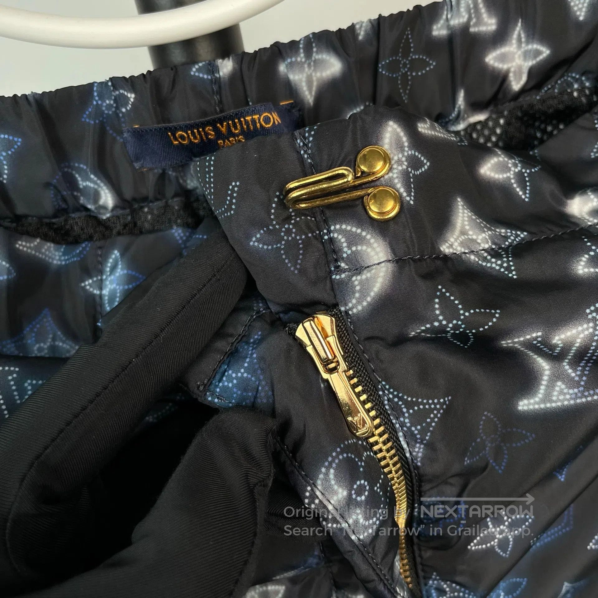 Louis Vuitton Louis Vuitton Color-changing gray-blue printed LOGO old pa Size US 36 / EU 52 - 4 Thumbnail