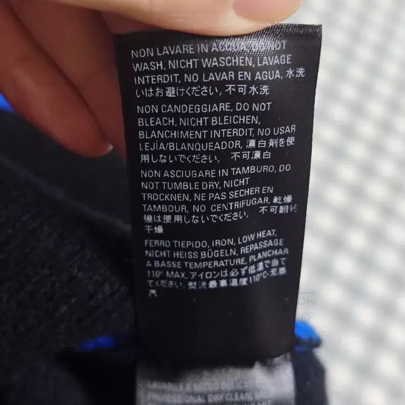 Balenciaga Balenciaga sweater Size US S / EU 44-46 / 1 - 7 Thumbnail