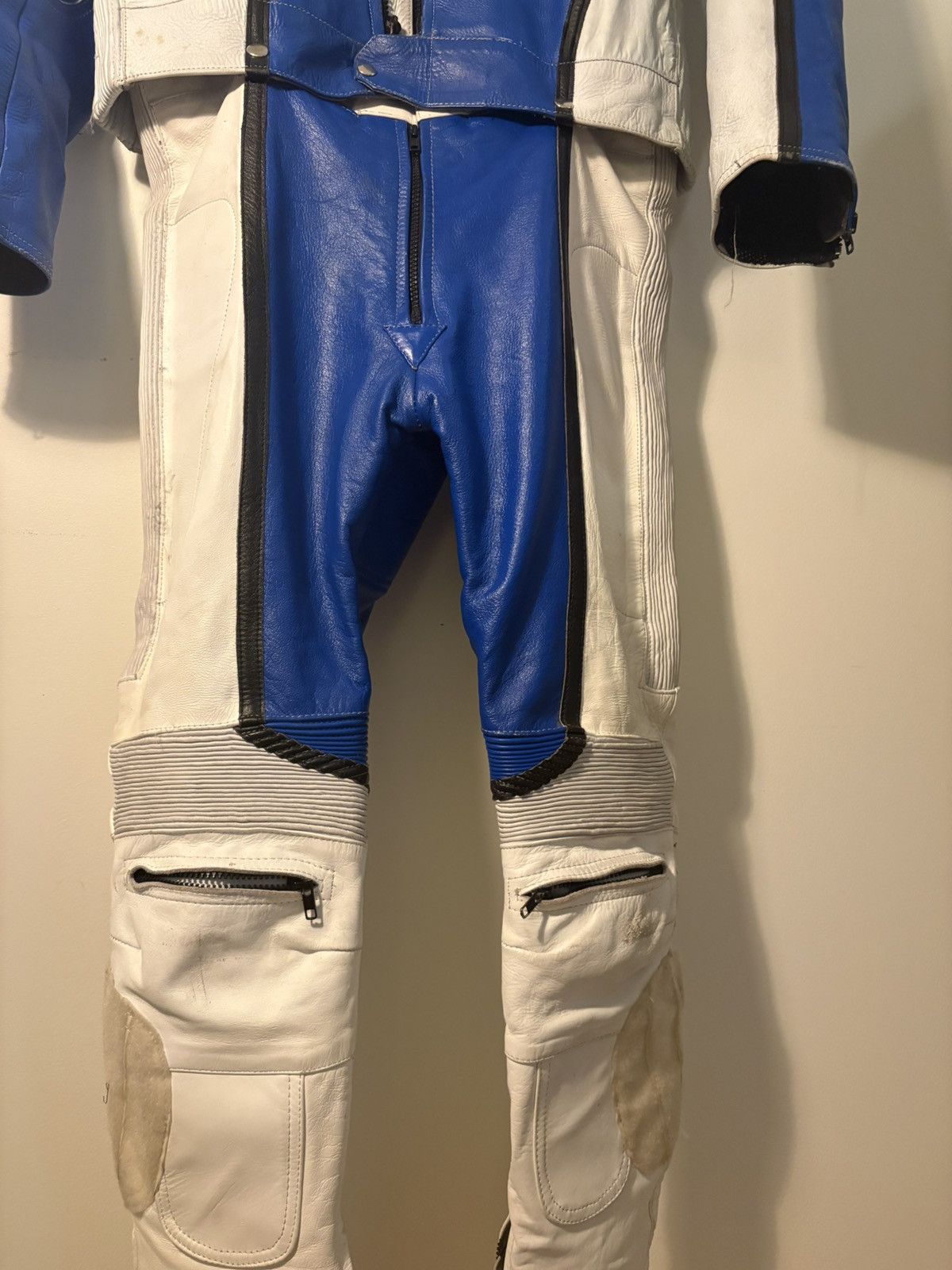 Leather Motorcycle Racing Suit Vintage Size US L / EU 52-54 / 3 - 5 Thumbnail
