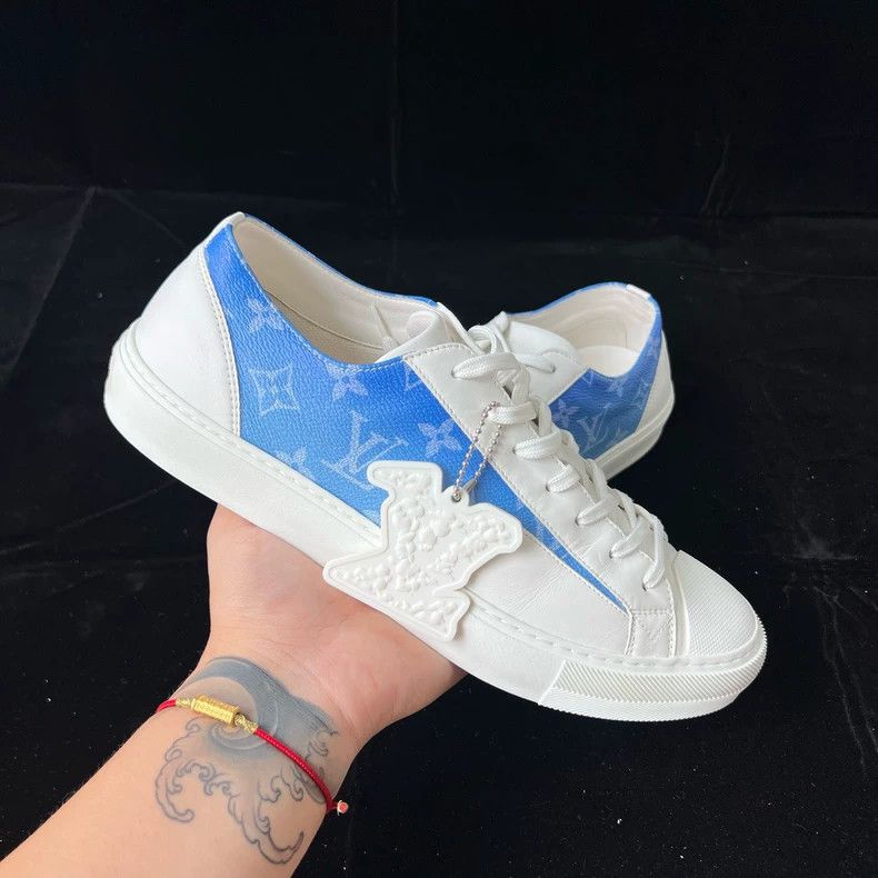 Louis Vuitton Louis Vuitton Blue sky and white cloud board shoes Size US 10 / EU 43 - 9 Thumbnail