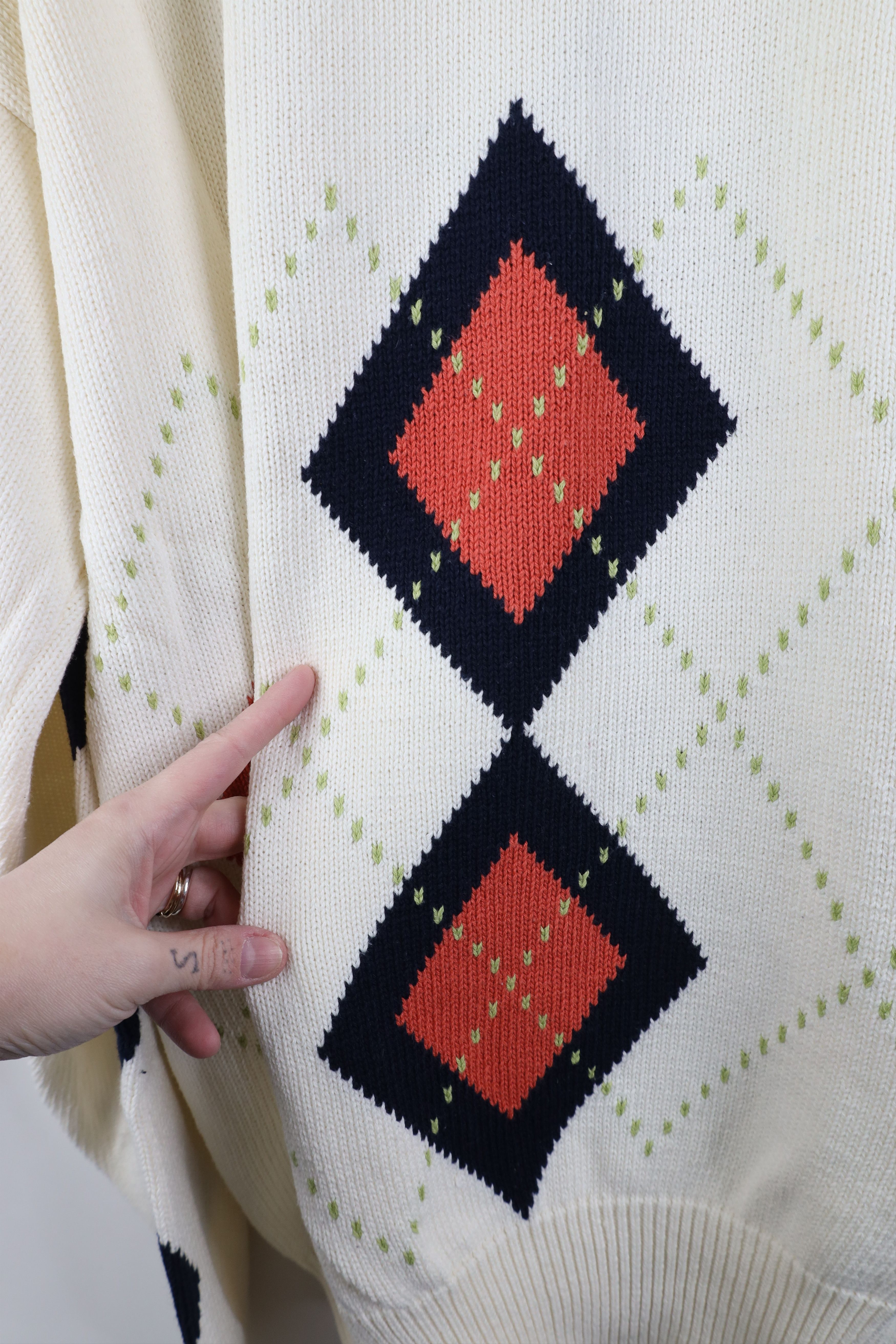Vintage Vintage 90s Intarsia Argyle Hillcrest Golf Club Knit Sweater Size US L / EU 52-54 / 3 - 11 Thumbnail