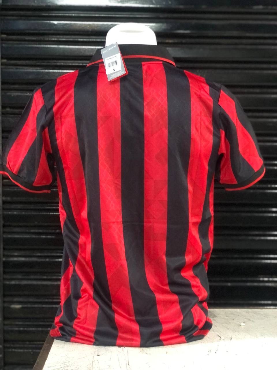 Vintage AC MILAN 1995-1996 HOME FOOTBALL SOCCER JERSEY LOTTO VINTAGE Size US XL / EU 56 / 4 - 3 Thumbnail