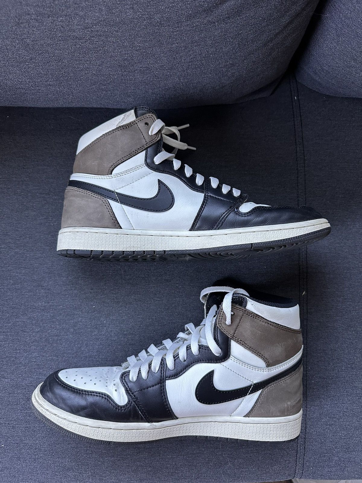 Jordan Brand × Nike Jordan 1 Retro High OG Mocha Size US 10.5 / EU 43-44 - 2 Thumbnail