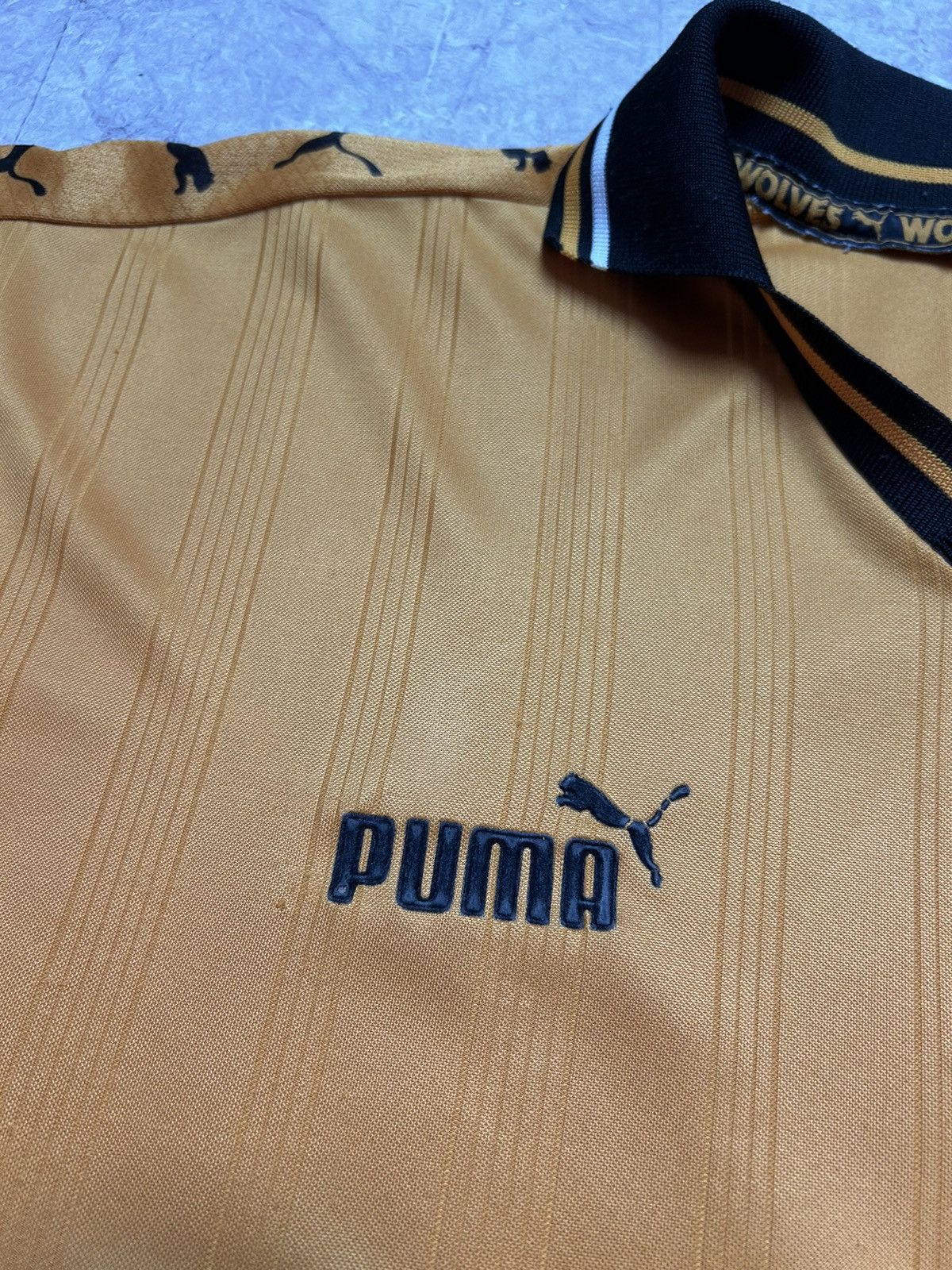 Puma × Vintage Vintage 1998 Wolverhampton Soccer Jersey size L Size US L / EU 52-54 / 3 - 7 Thumbnail