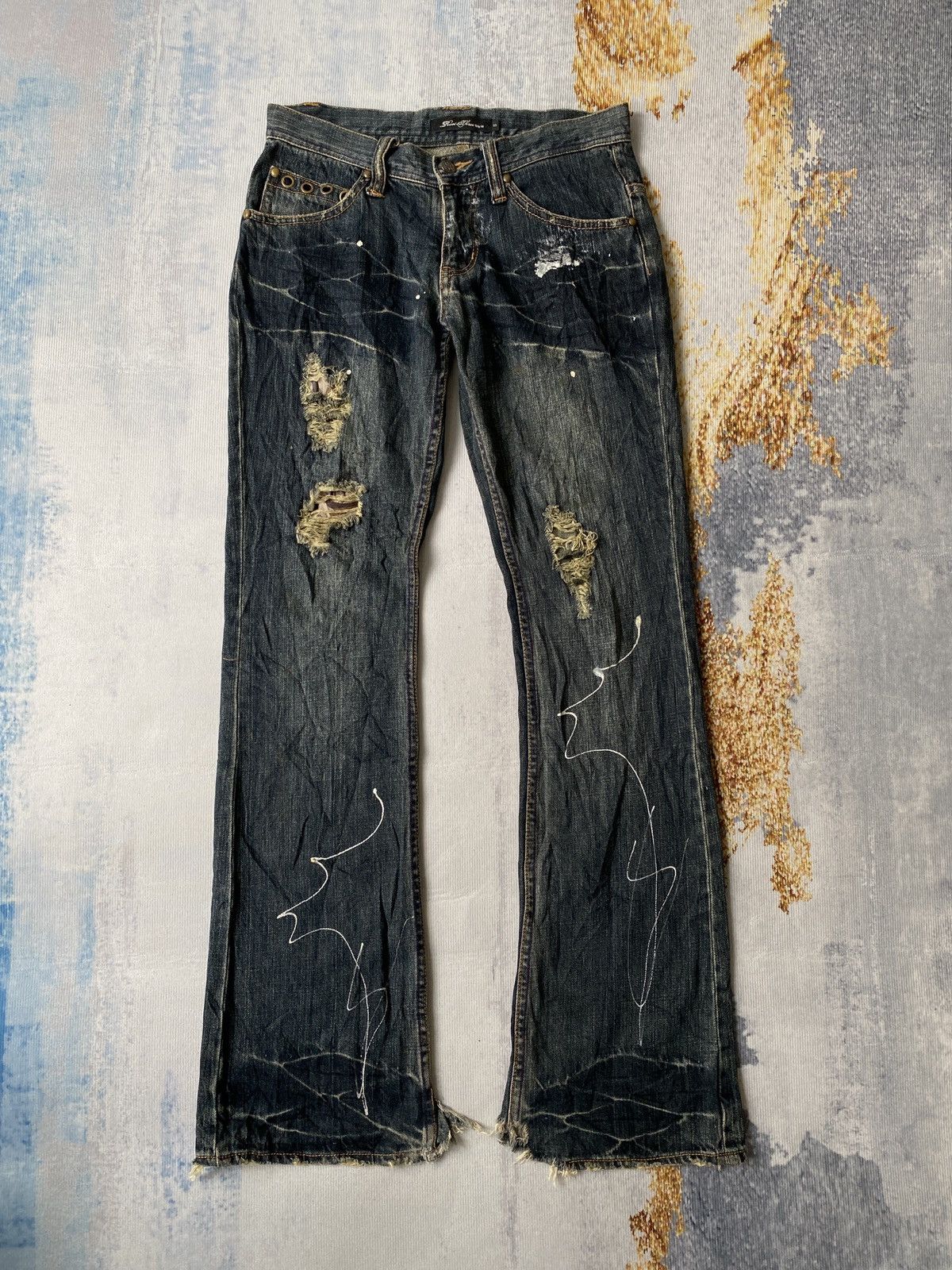 If Six Was Nine Japanese Brand Root Three Claw Marks Flare Distressed Denim Size US 29 - 1 Thumbnail