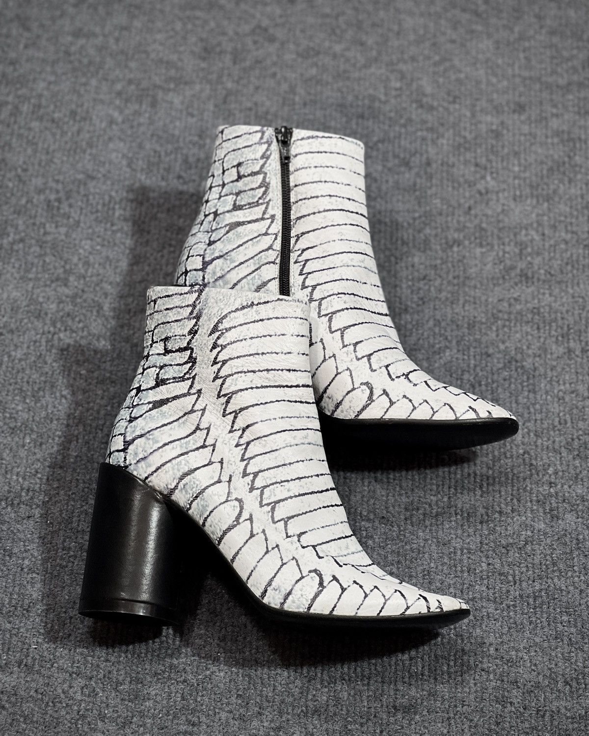 Maison Margiela MM6 Maison Margiela Printed Leather Ankle Boot Size US 7 / IT 37 - 6 Thumbnail