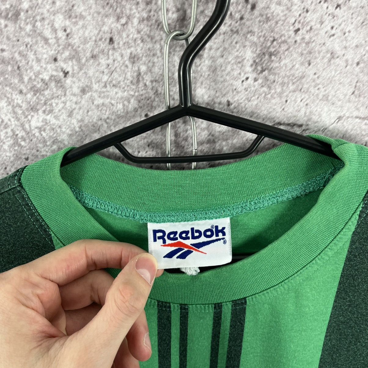 Reebok Vtg 90s Reebok T-Shirt Y2K Centre Embroidery Logo Size XL Size US XL / EU 56 / 4 - 8 Thumbnail