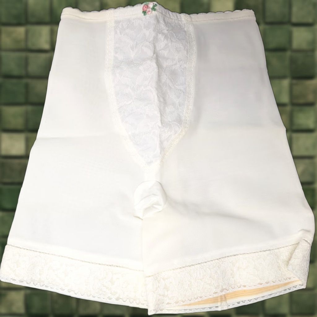 Vintage VINTAGE Playtex Girdle Small White Floral Panty 2866 Free Spirit Average Leg 1960s Nylon White Womens Size 28" / US 6 / IT 42 - 1 Thumbnail