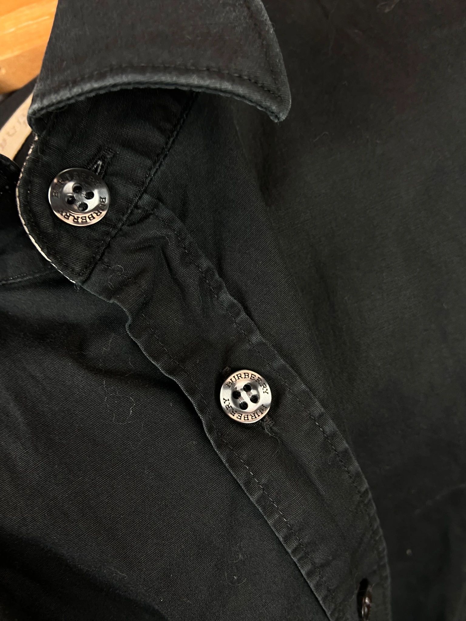 Burberry Burberry Black Button-Up Shirt L – Collar Detail Size US L / EU 52-54 / 3 - 7 Thumbnail