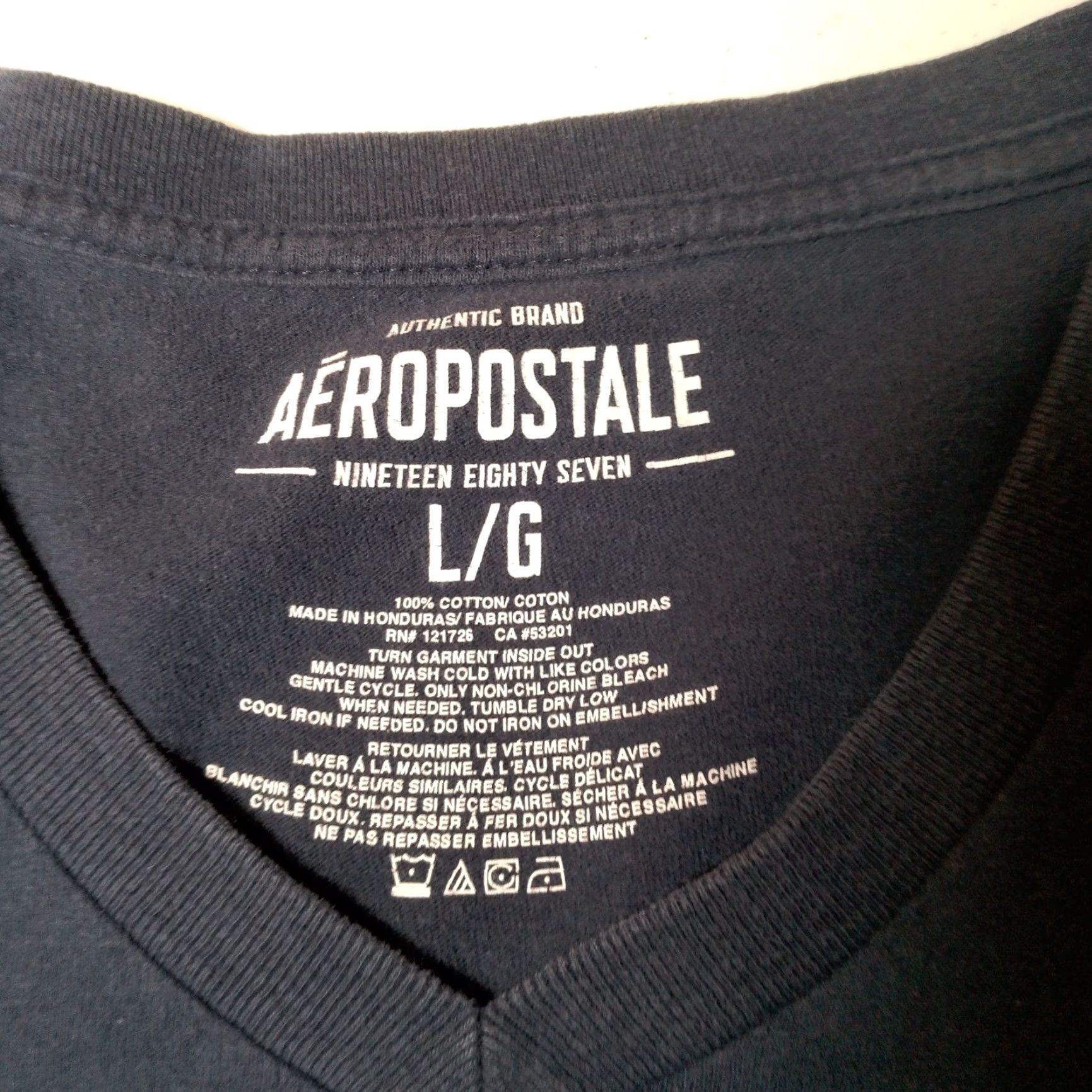 Aeropostale VINTAGE Aeropostale Shirt Men L Navy Blue V Neck Single Stitch Varsity Club Finals T-Shirt Mens Size US L / EU 52-54 / 3 - 5 Thumbnail