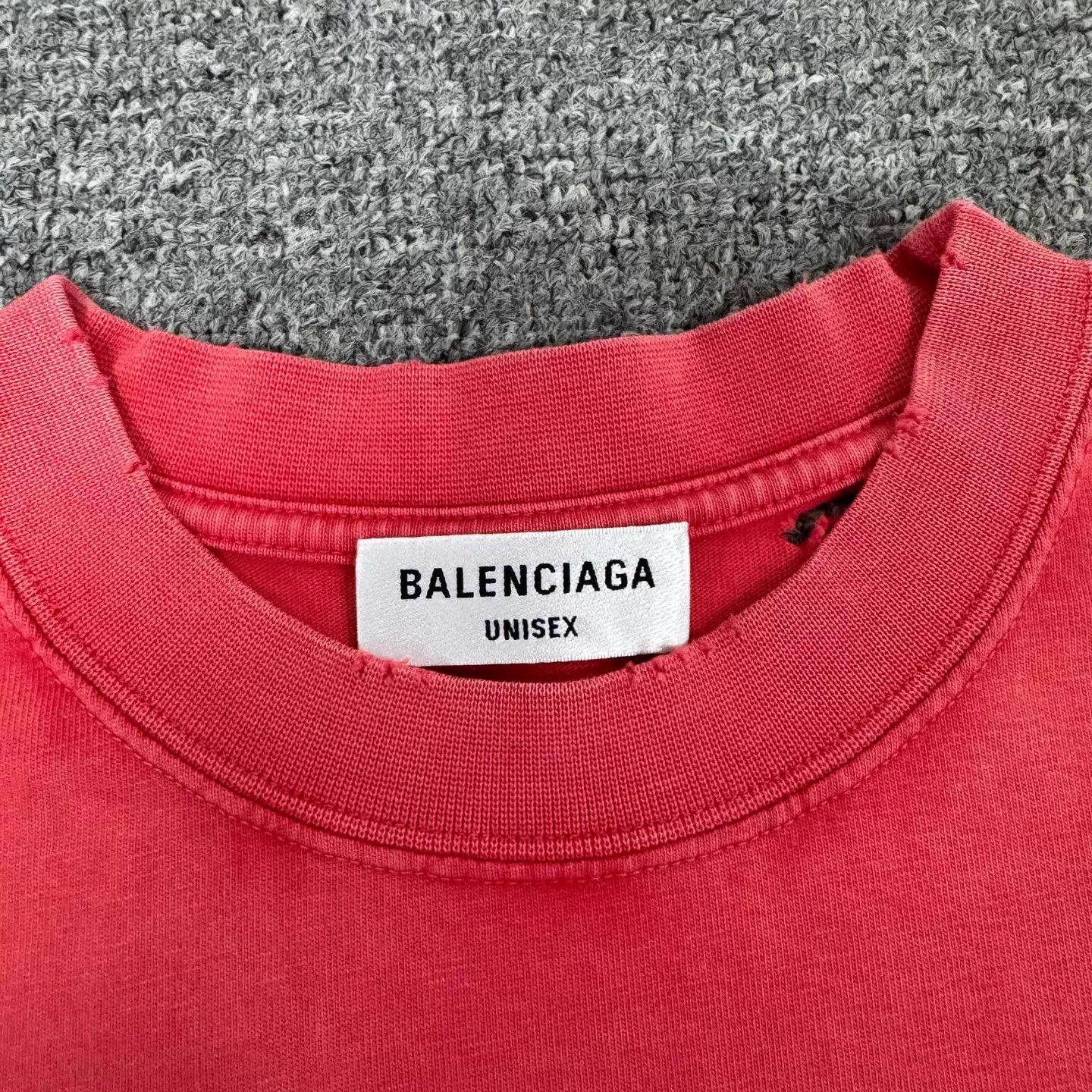 Balenciaga Balenciaga Red Distressed Ripped Print Tee XS 99New Size XS / US 0-2 / IT 36-38 - 5 Thumbnail