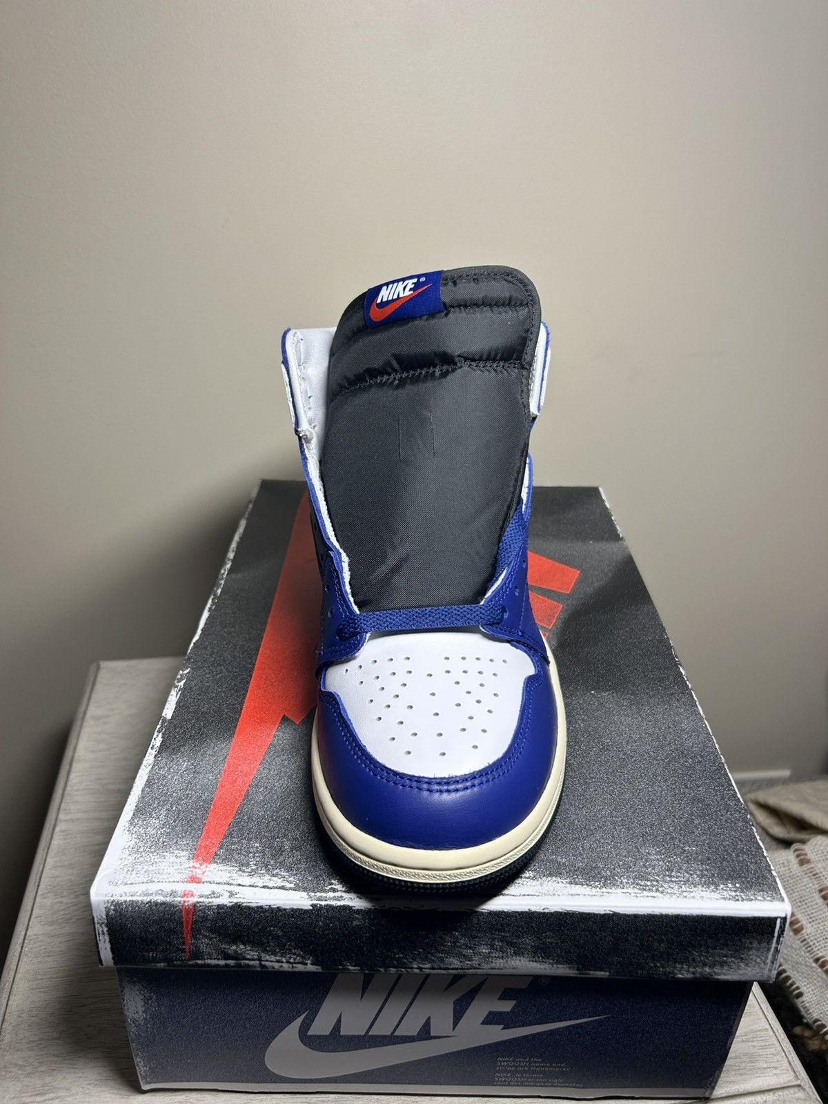 Jordan Brand Air Jordan 1 High OG Rare Air Size US 9 / EU 42 - 3 Thumbnail