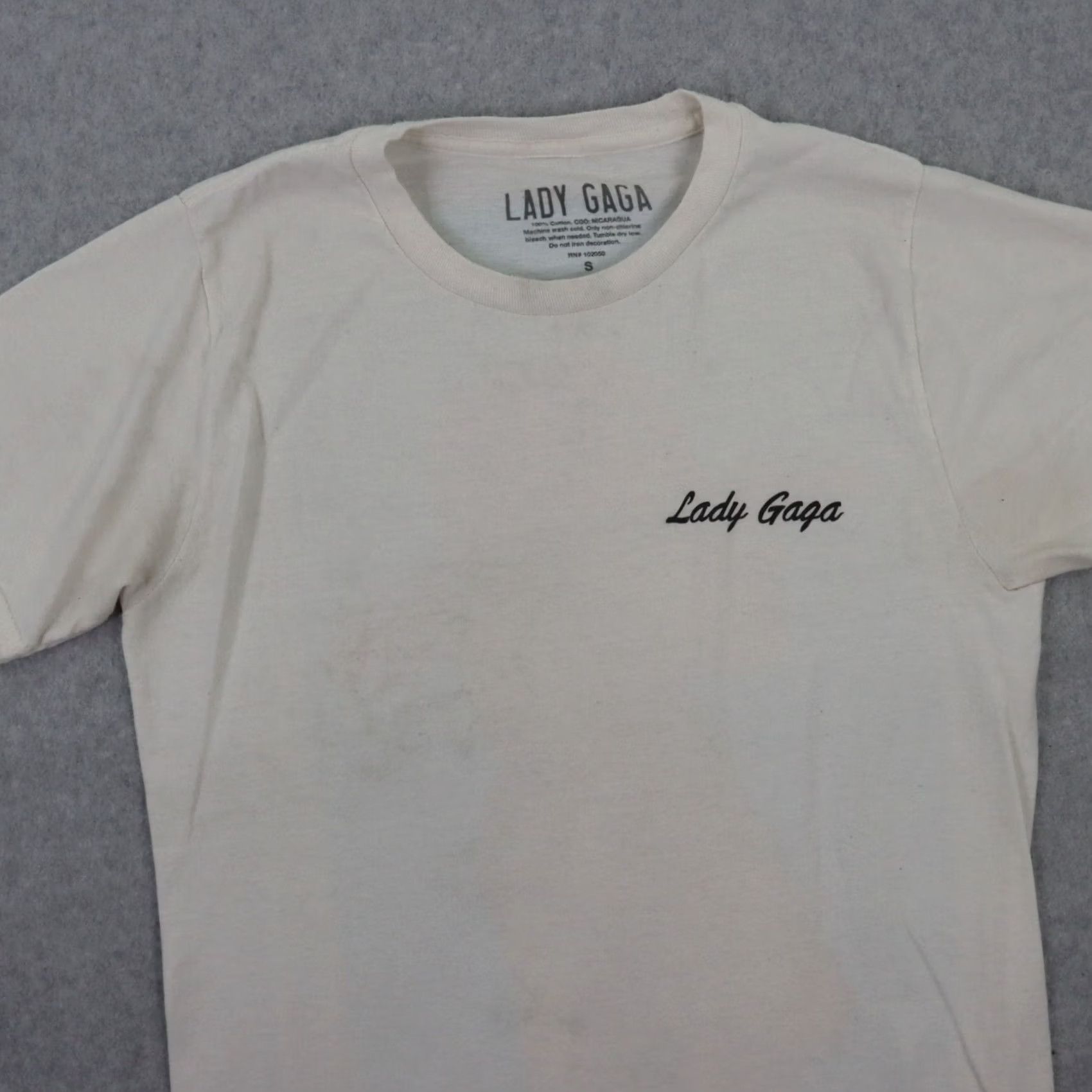 Pinko Lady Gaga WOMENS TShirt Size Small Portrait Pink Hat White Size S / US 4 / IT 40 - 6 Thumbnail