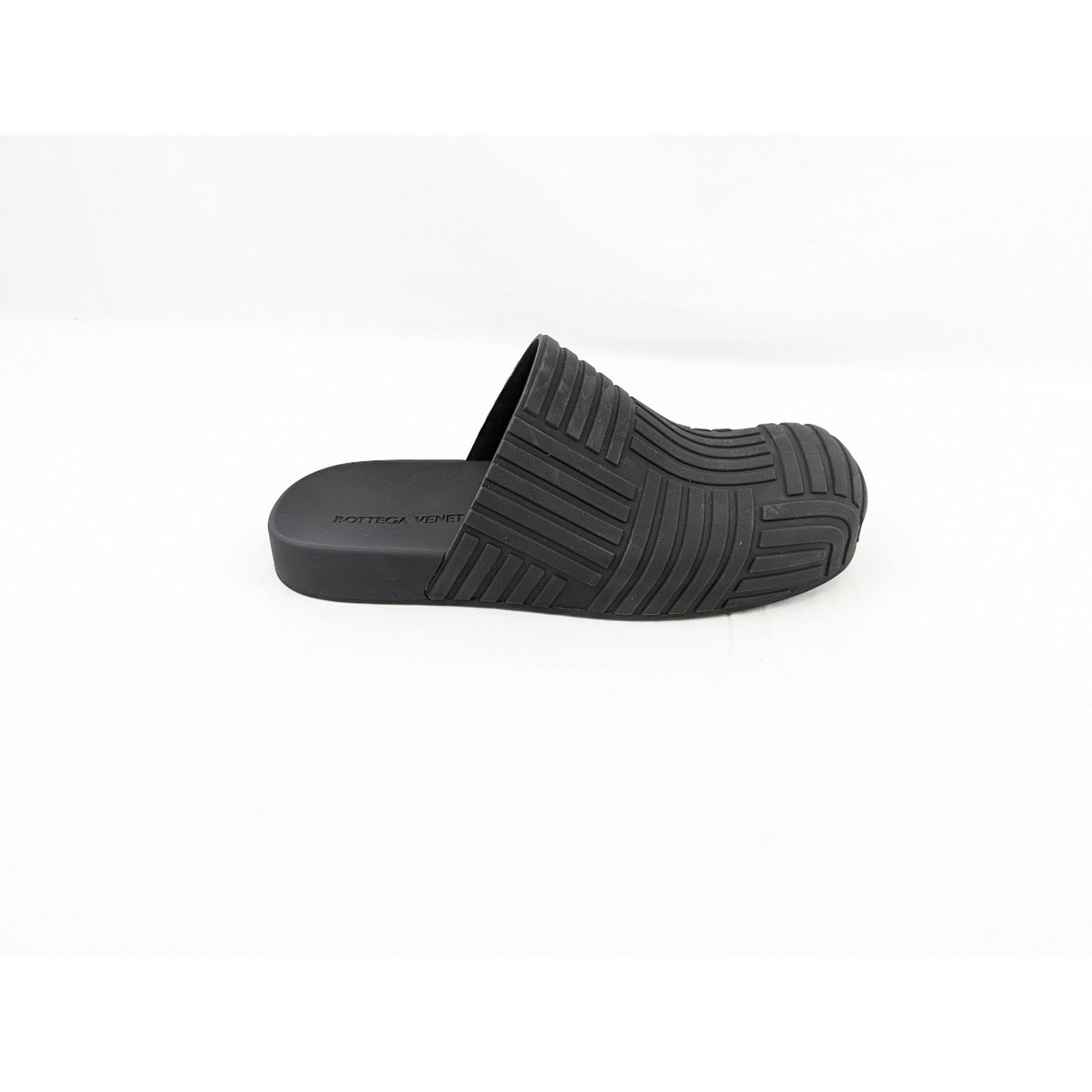 Bottega Veneta o1rshd1 Q:2 / Rubber Carpet Slider Sandal in Black Size US 12 / EU 45 - 6 Thumbnail