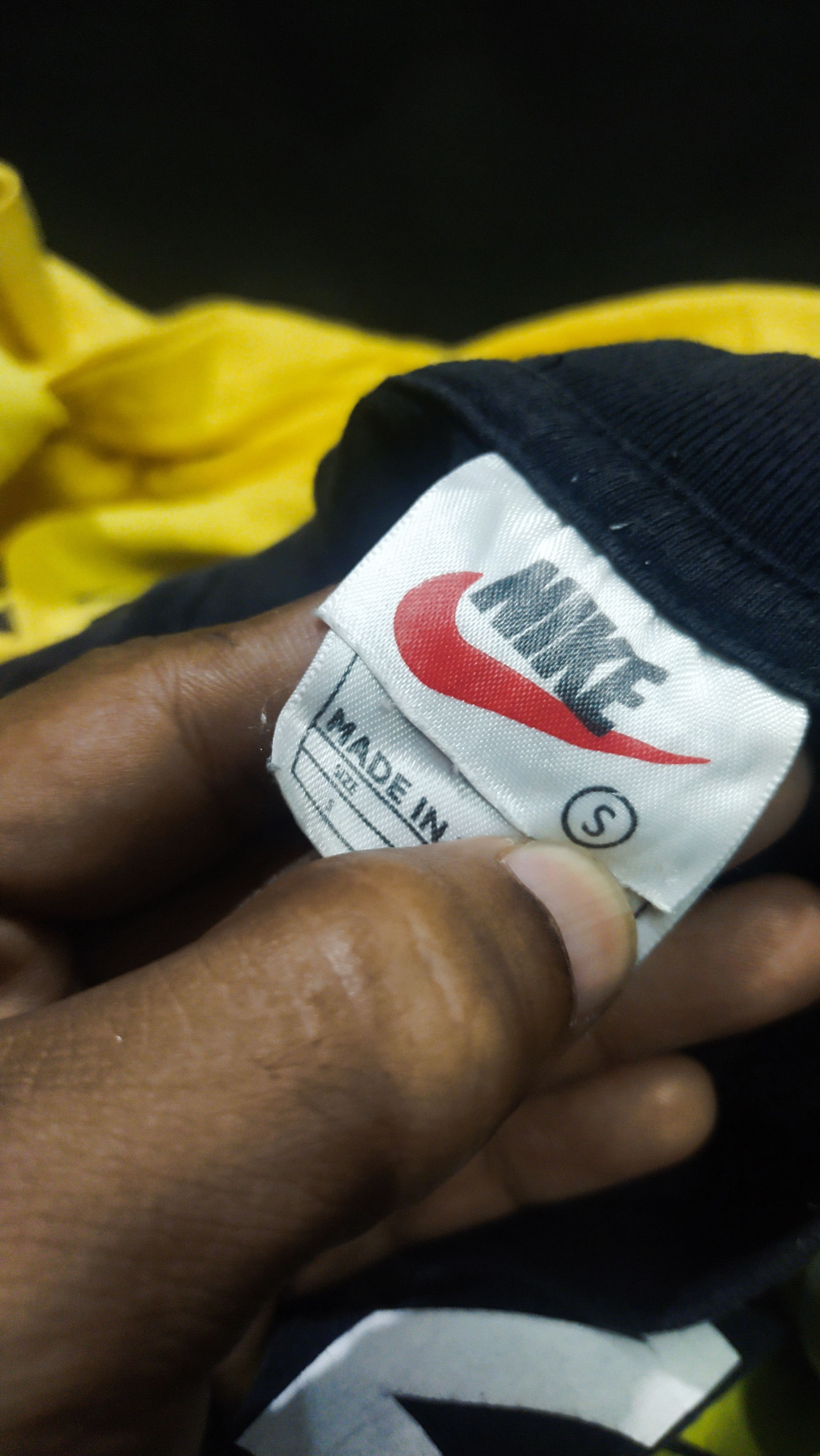 Nike Nike Vtg Graphic Tshirt Size US S / EU 44-46 / 1 - 3 Thumbnail