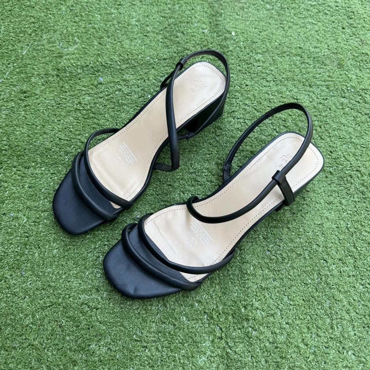 H&M H&M Women's Black Court Size US 8 / IT 38 - 1 Thumbnail