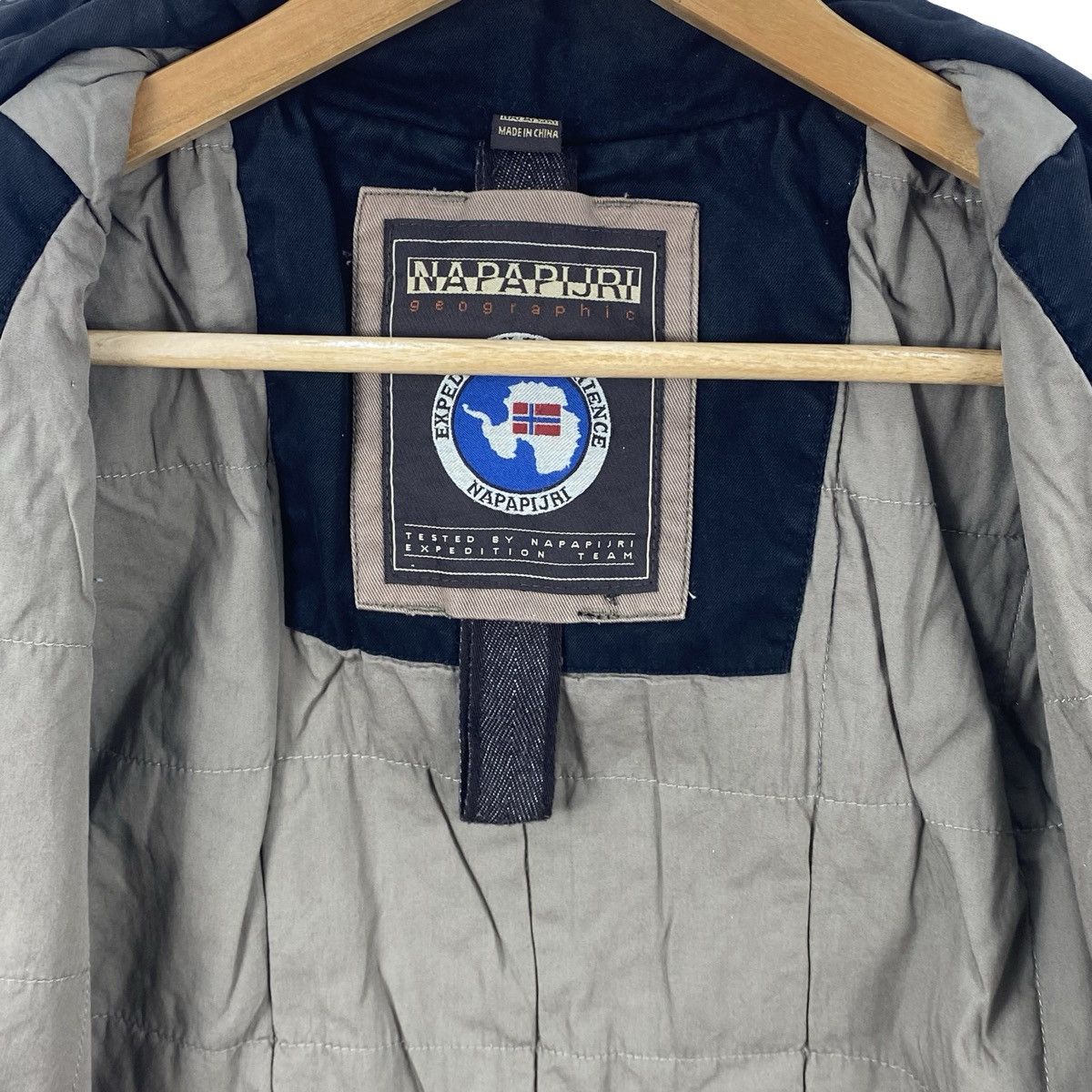 Napapijri Vintage NAPAPIJRI GEOGRAPHIC Expedition Team Padded Zip Size US L / EU 52-54 / 3 - 11 Thumbnail
