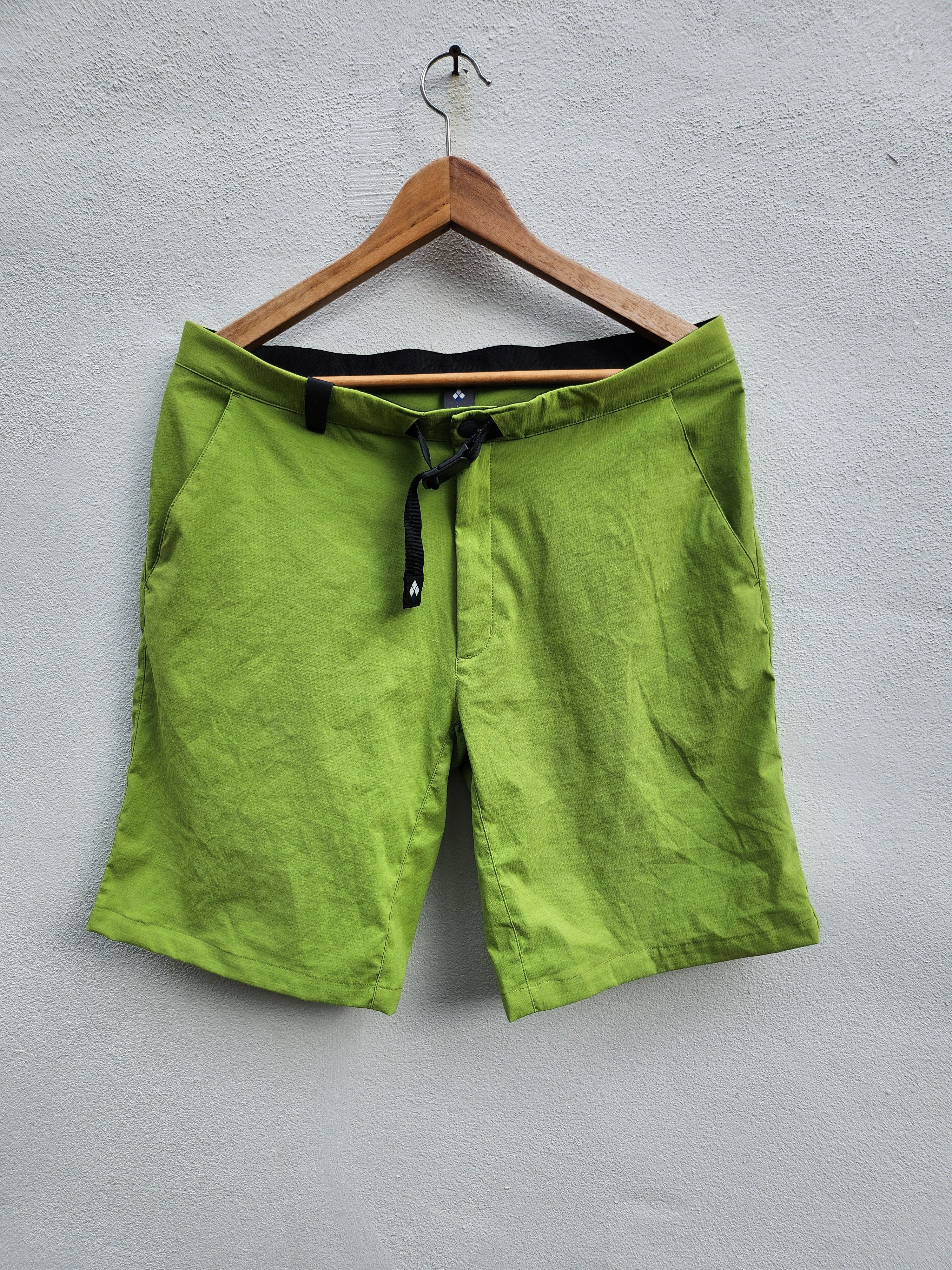 Japanese Brand × Montbell 💥Montbell Neon Green Sports Shorts Size US 34 / EU 50 - 1 Thumbnail