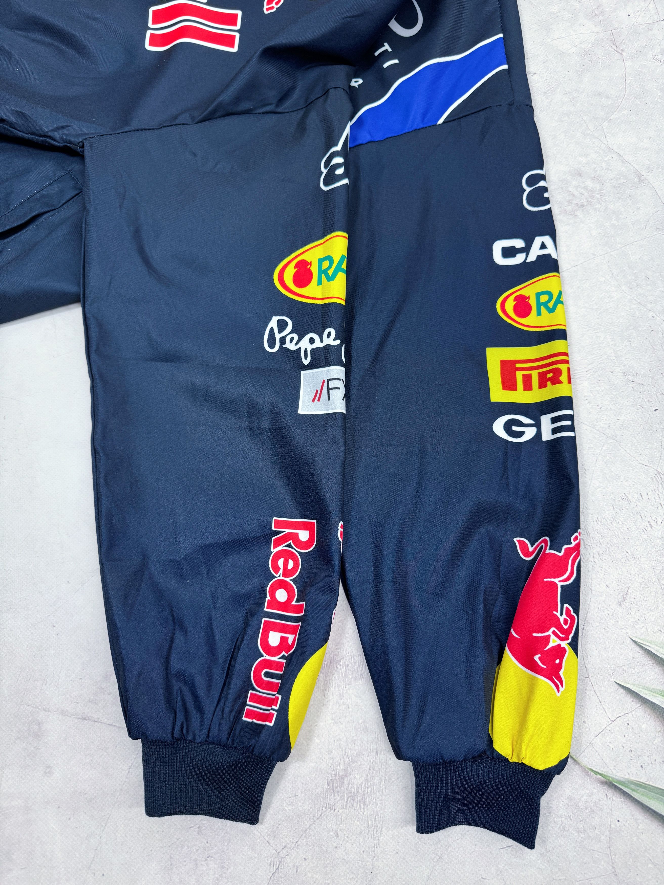 Formula 1 Red Bull F1 Team Light Jacket Racing Infiniti Pirelli Size US M / EU 48-50 / 2 - 12 Thumbnail