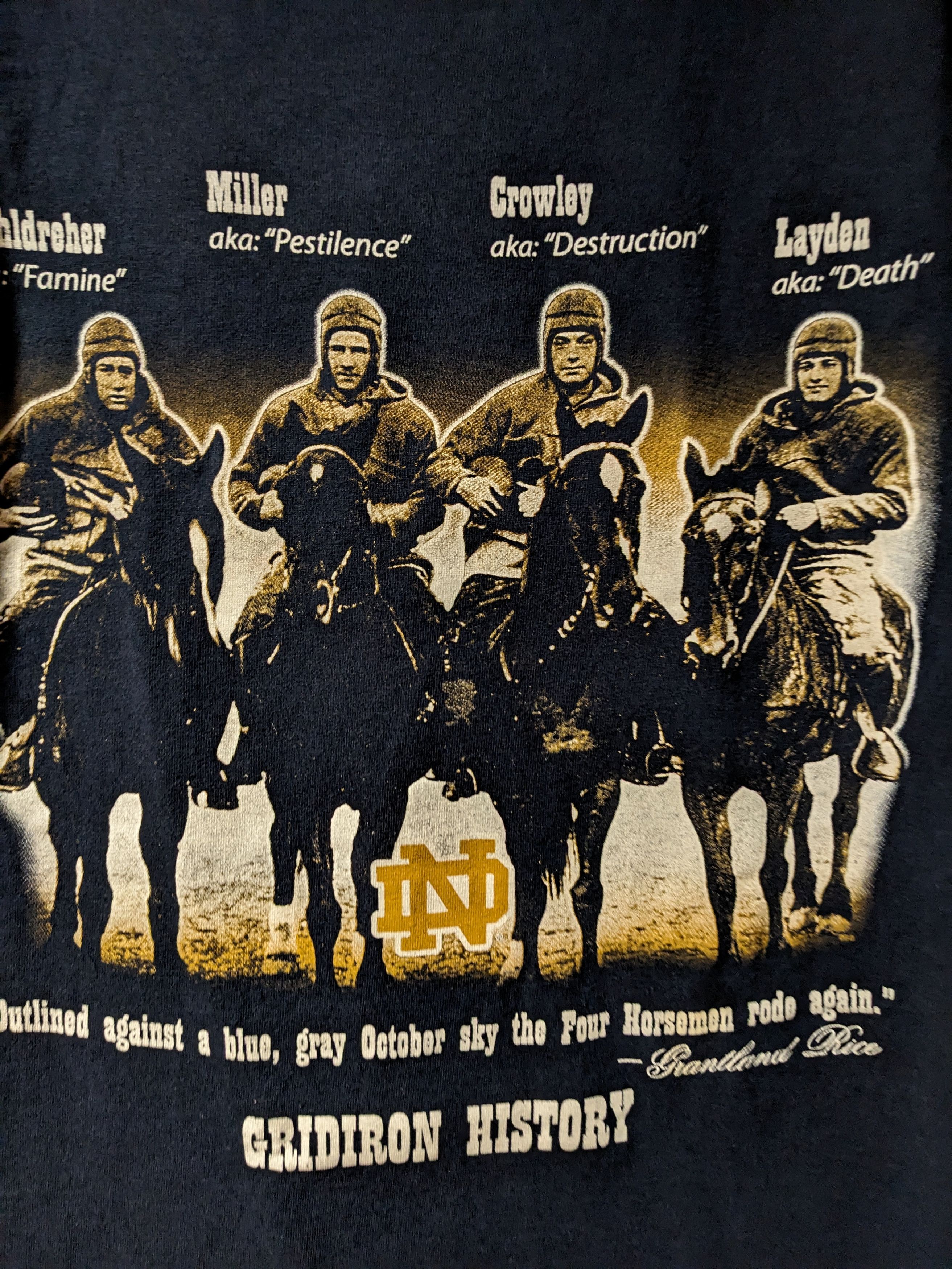 Majestic × Vintage Vintage Notre Dame Fighting Irish Majestic College T-Shirt Size US M / EU 48-50 / 2 - 2 Thumbnail