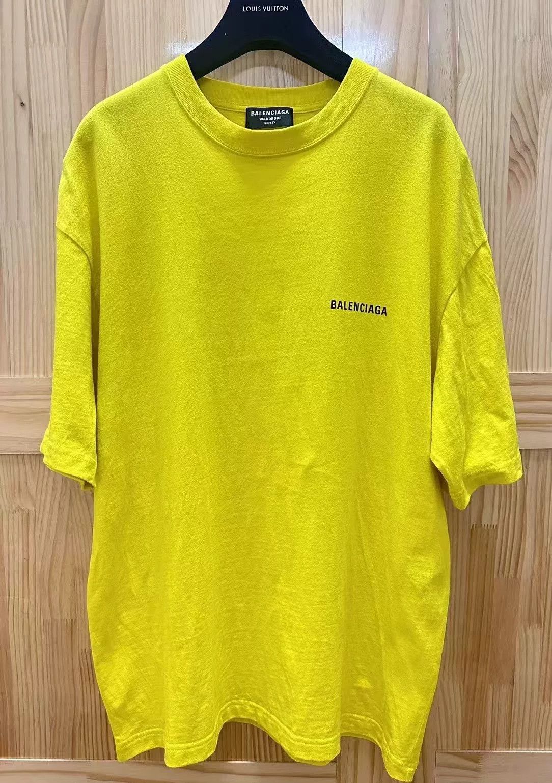 Balenciaga Balenciaga Yellow Logo Short-Sleeve T-Shirt Size US S / EU 44-46 / 1 - 1 Thumbnail