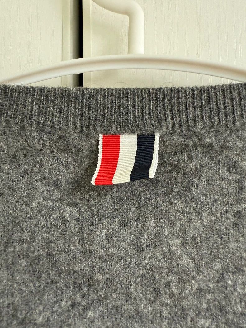 Thom Browne Thom browne Gray four-bar cashmere sweater 2503-Nextarrow Size US L / EU 52-54 / 3 - 7 Thumbnail