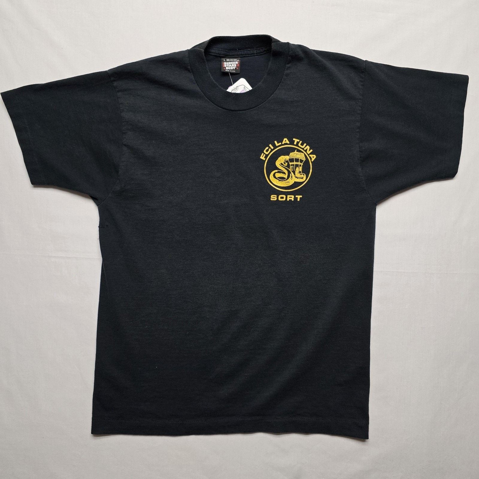 Vintage Vintage FCI La Tuna L Screen Stars Best Snake Prison Tee 90s Size US L / EU 52-54 / 3 - 1 Thumbnail