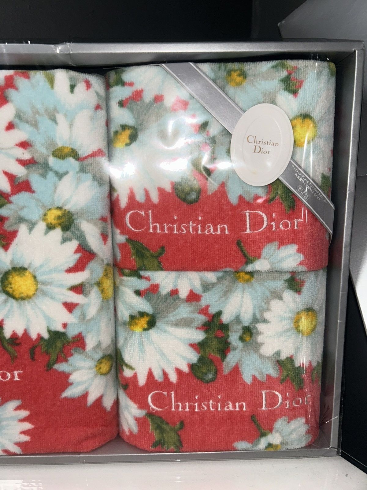 Dior Christian Dior Red Floral Bath Towel Set New in Box Size ONE SIZE - 3 Thumbnail