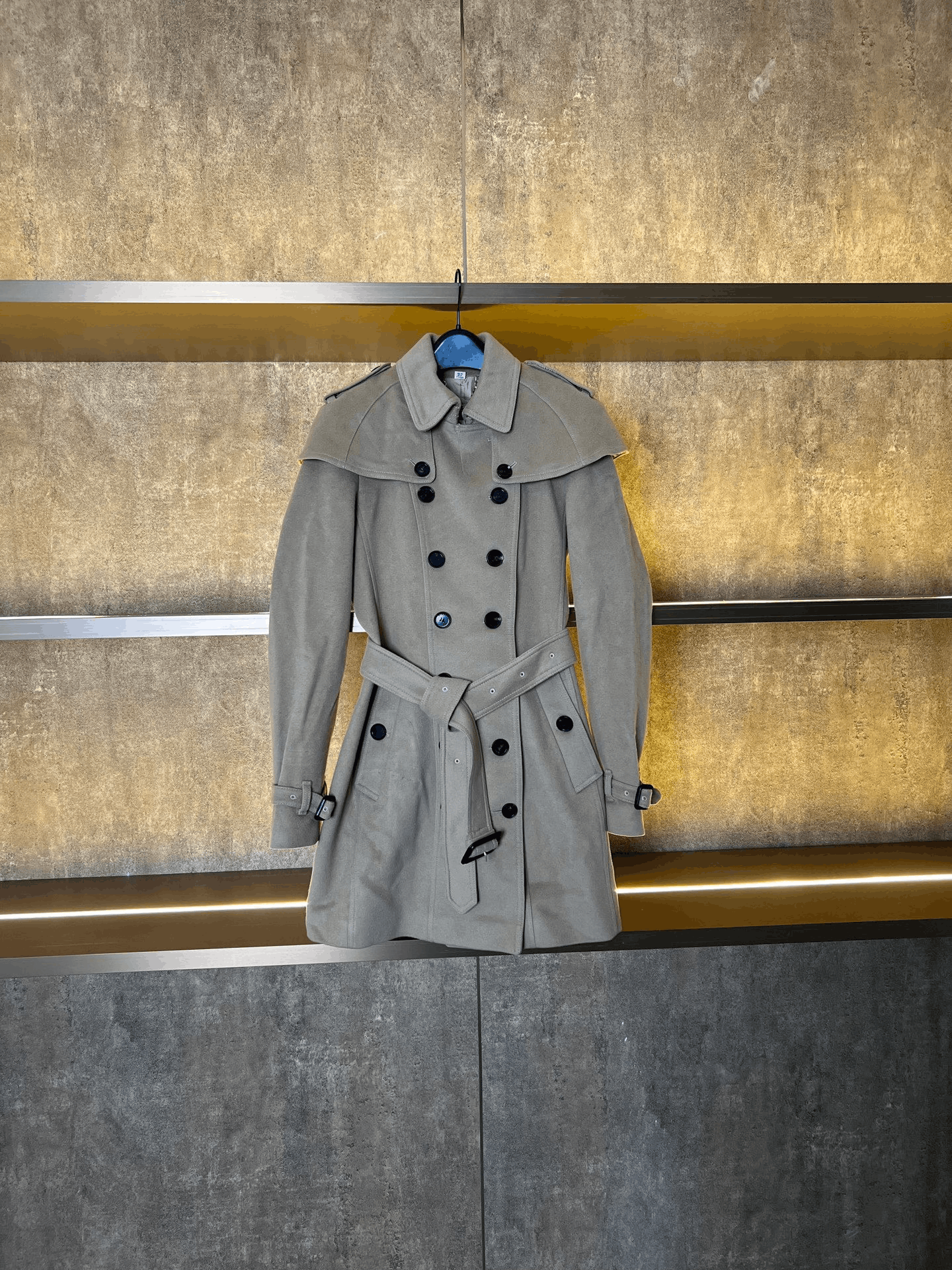Burberry Burberry Coat L Women Size L / US 10 / IT 46 - 1 Thumbnail