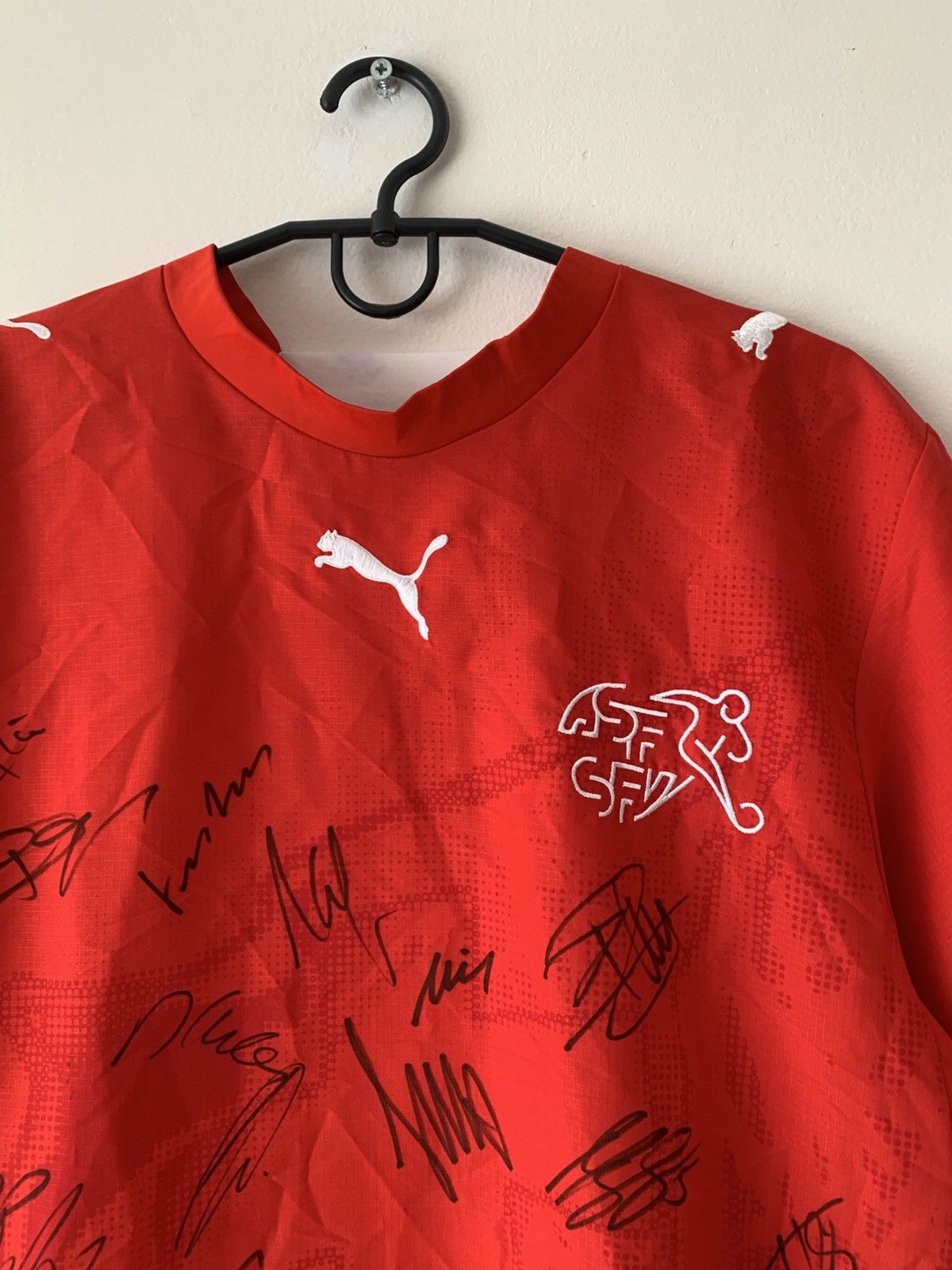Puma 🔥PUMA SWITZERLAND 2006 2007 SIGNED PLAYERS TRIKOT JERSEY SWI Size US M / EU 48-50 / 2 - 4 Thumbnail