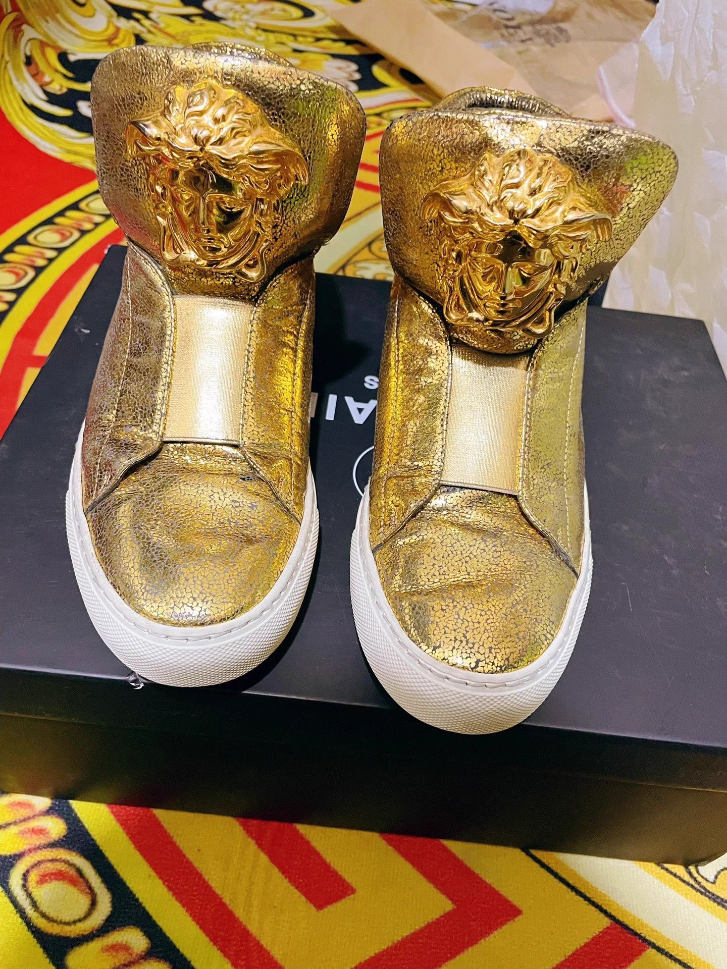 Versace Versace Gold Cracked Kangaroo Leather Hi-Top Sneakers 40 Size US 7 / EU 40 - 2 Thumbnail
