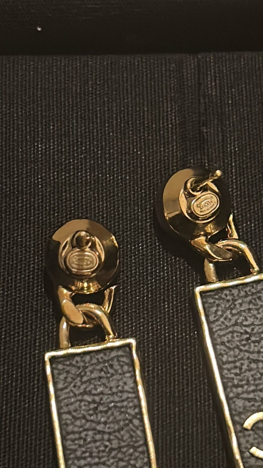 Chanel Chanel Logo Rectangle Plate Earring Size ONE SIZE - 6 Thumbnail